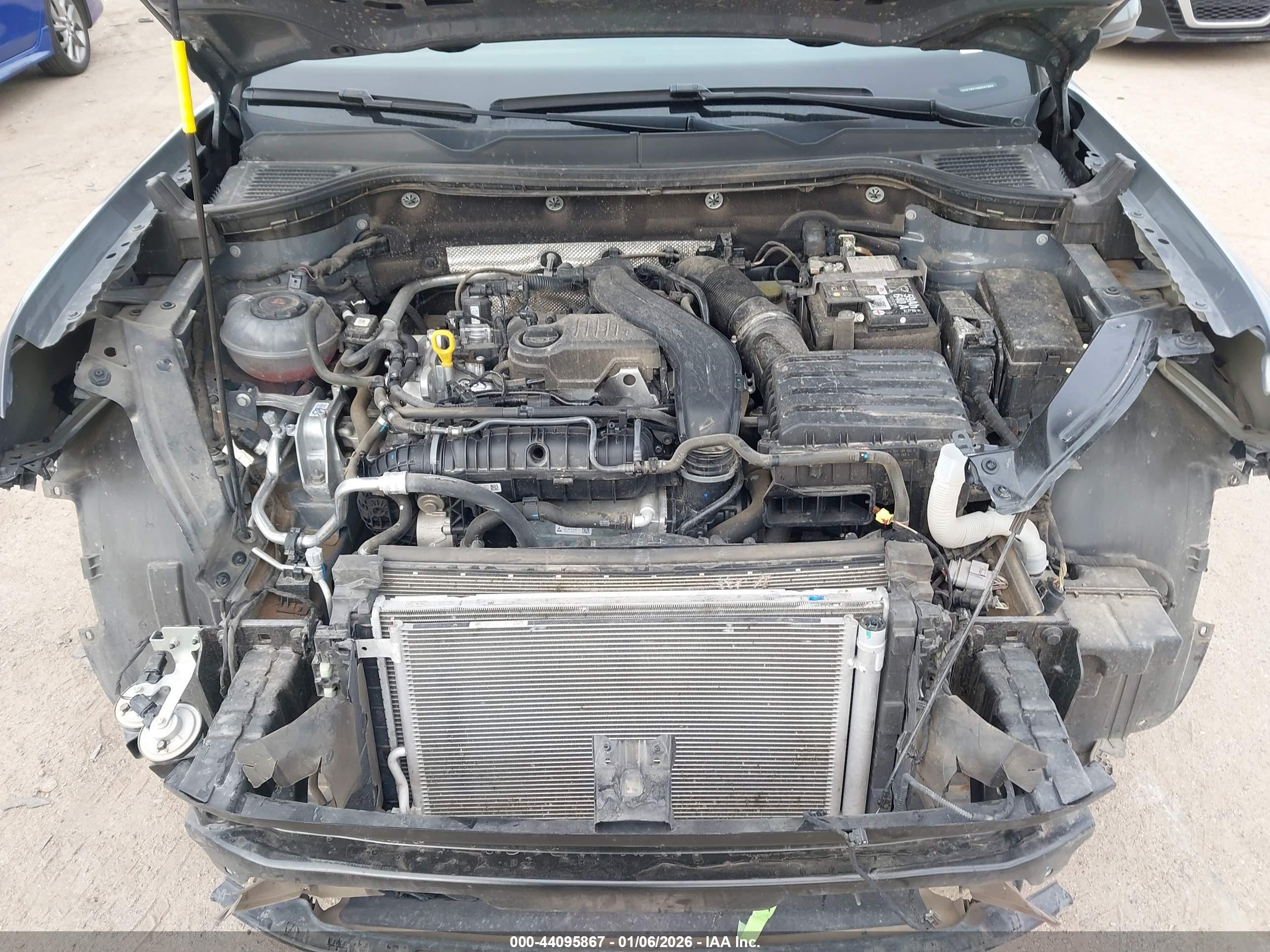 VOLKSWAGEN TAOS image 10
