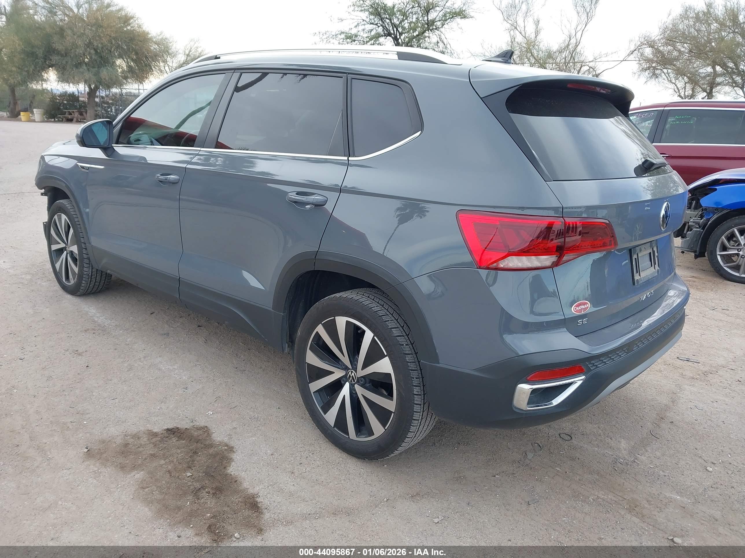 VOLKSWAGEN TAOS image 3