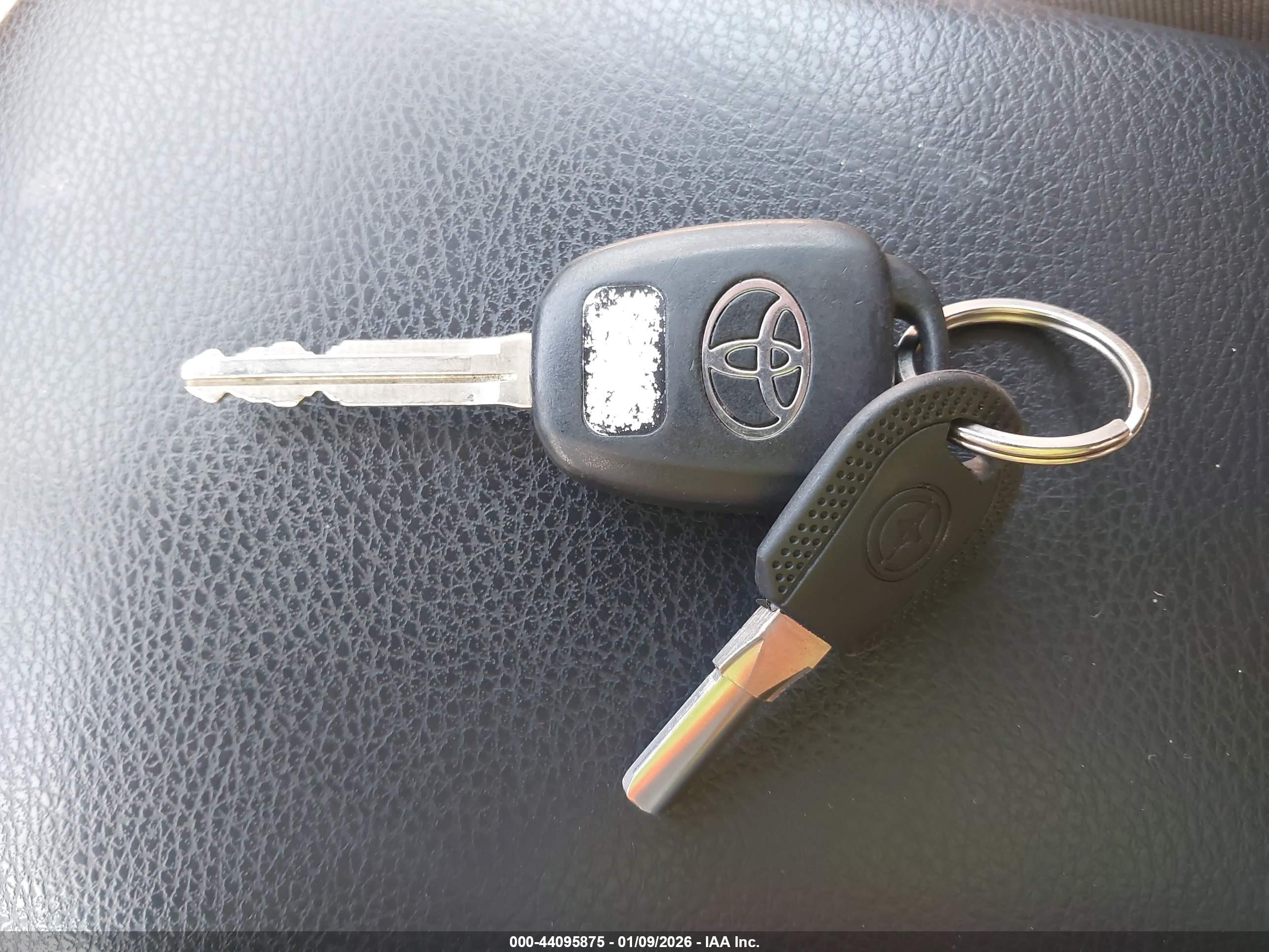 TOYOTA RAV4 image 11