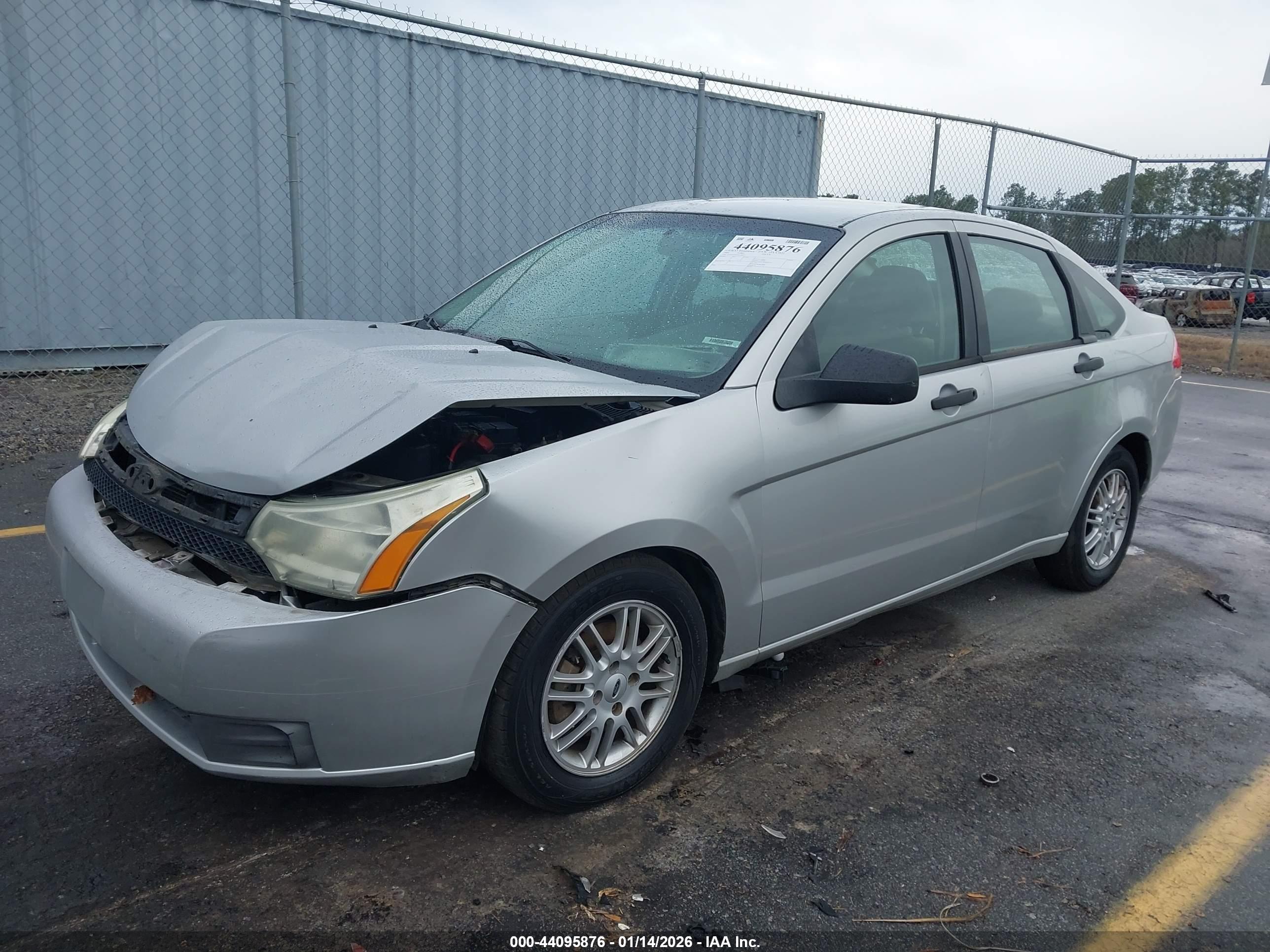 FORD FOCUS image 2