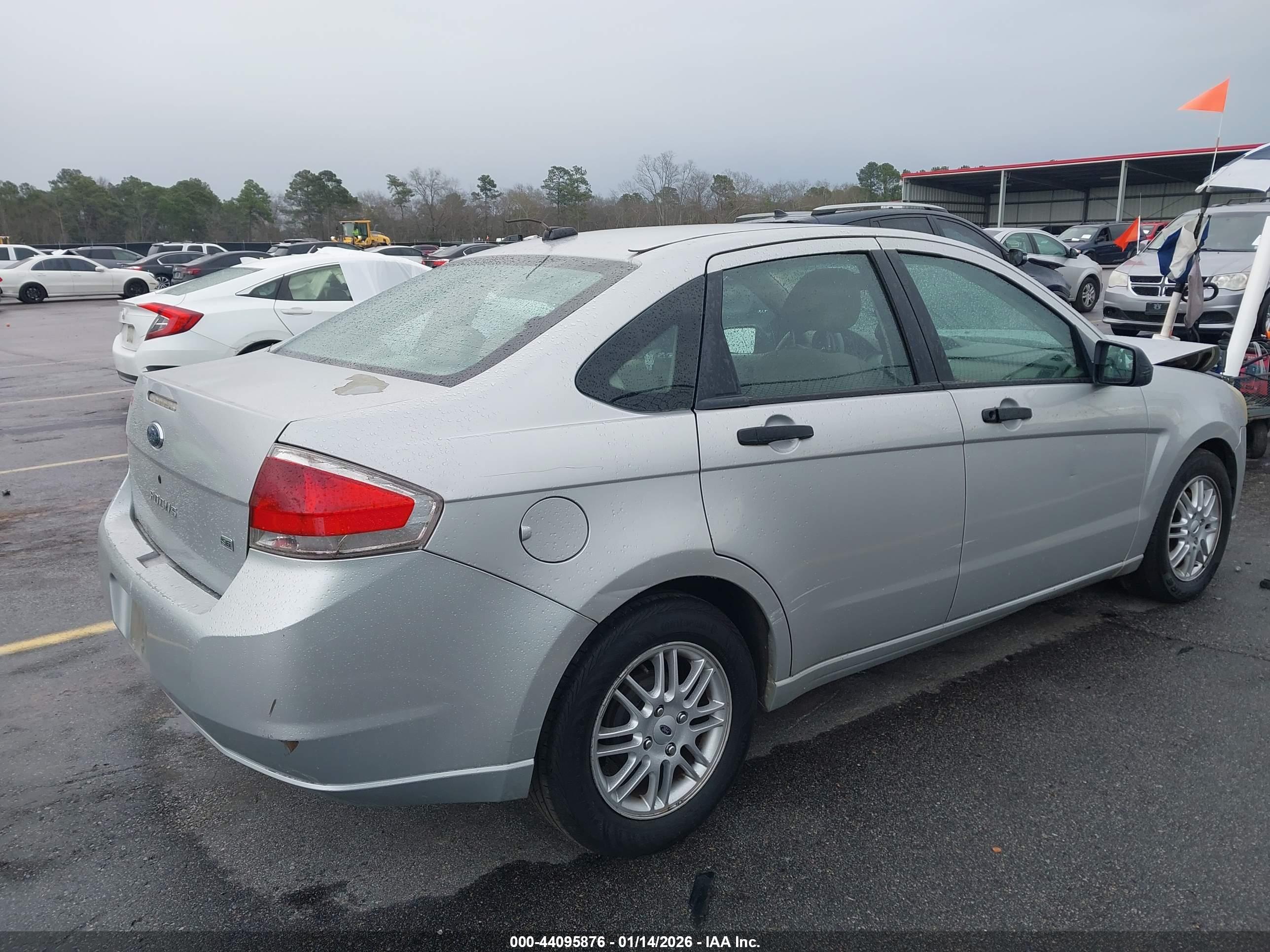 FORD FOCUS image 4