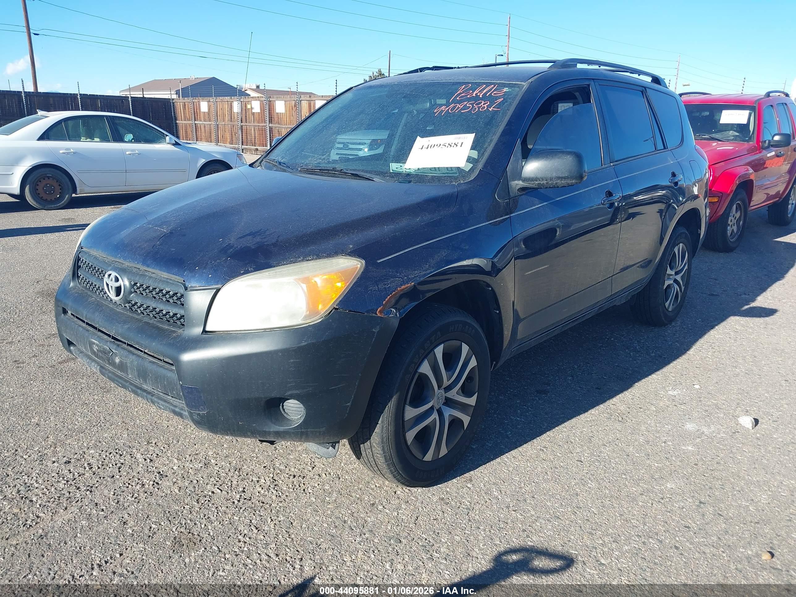 TOYOTA RAV4 image 2