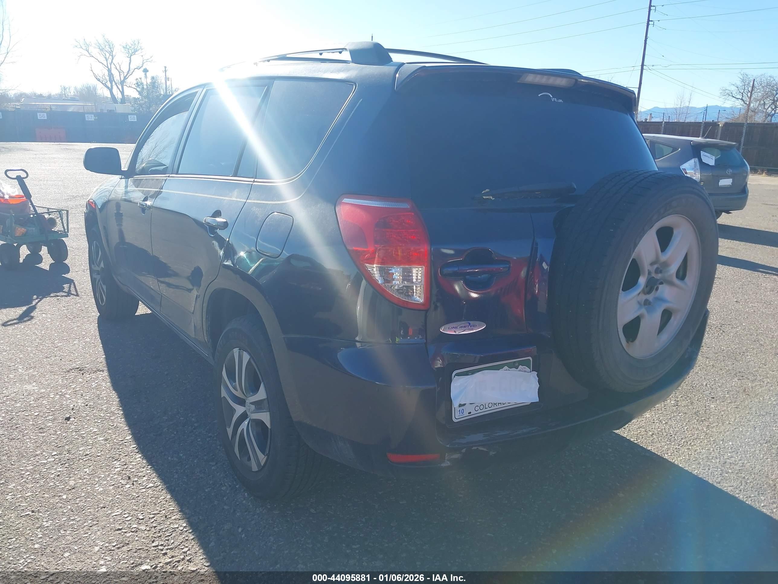 TOYOTA RAV4 image 3