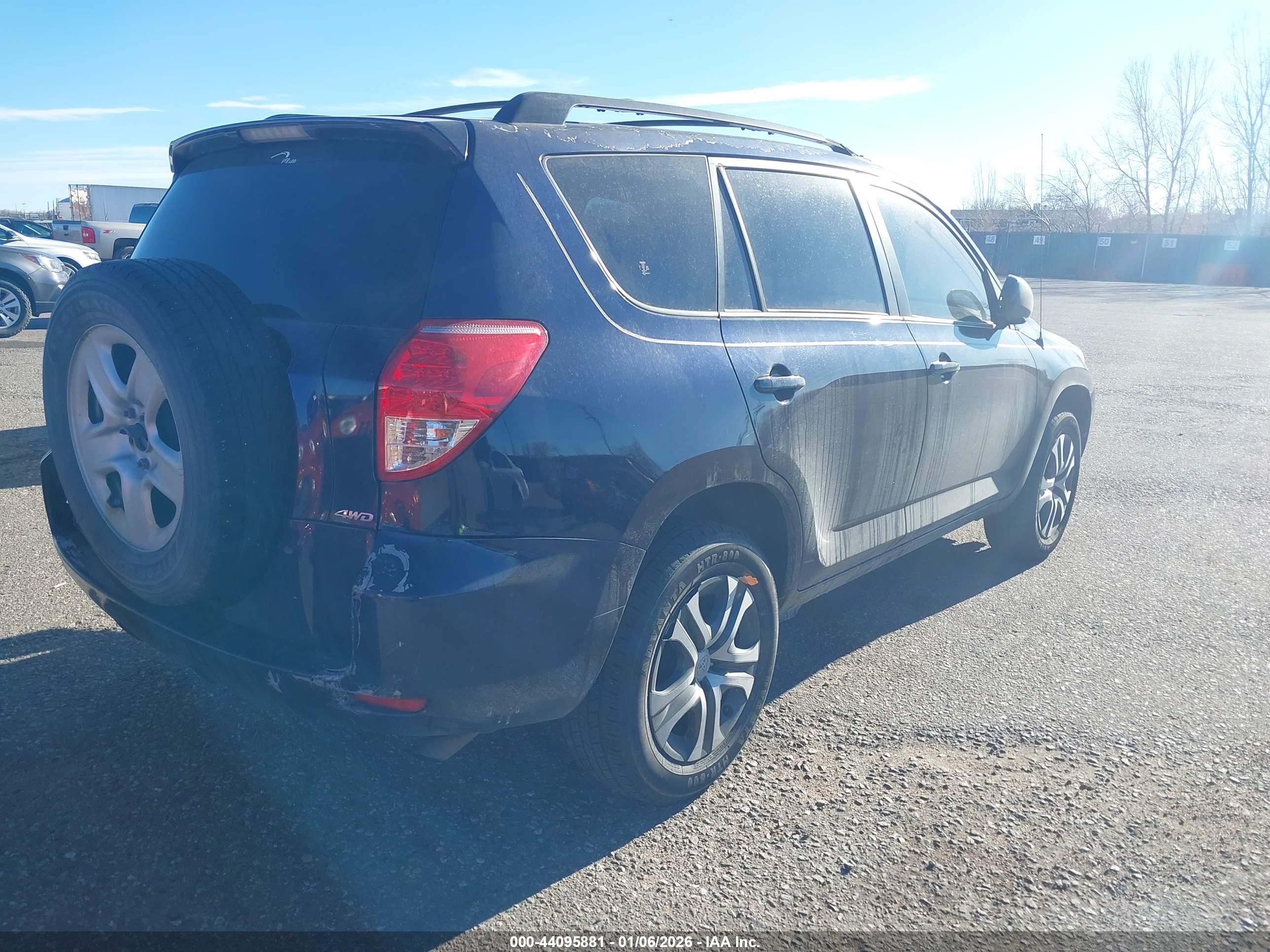 TOYOTA RAV4 image 4