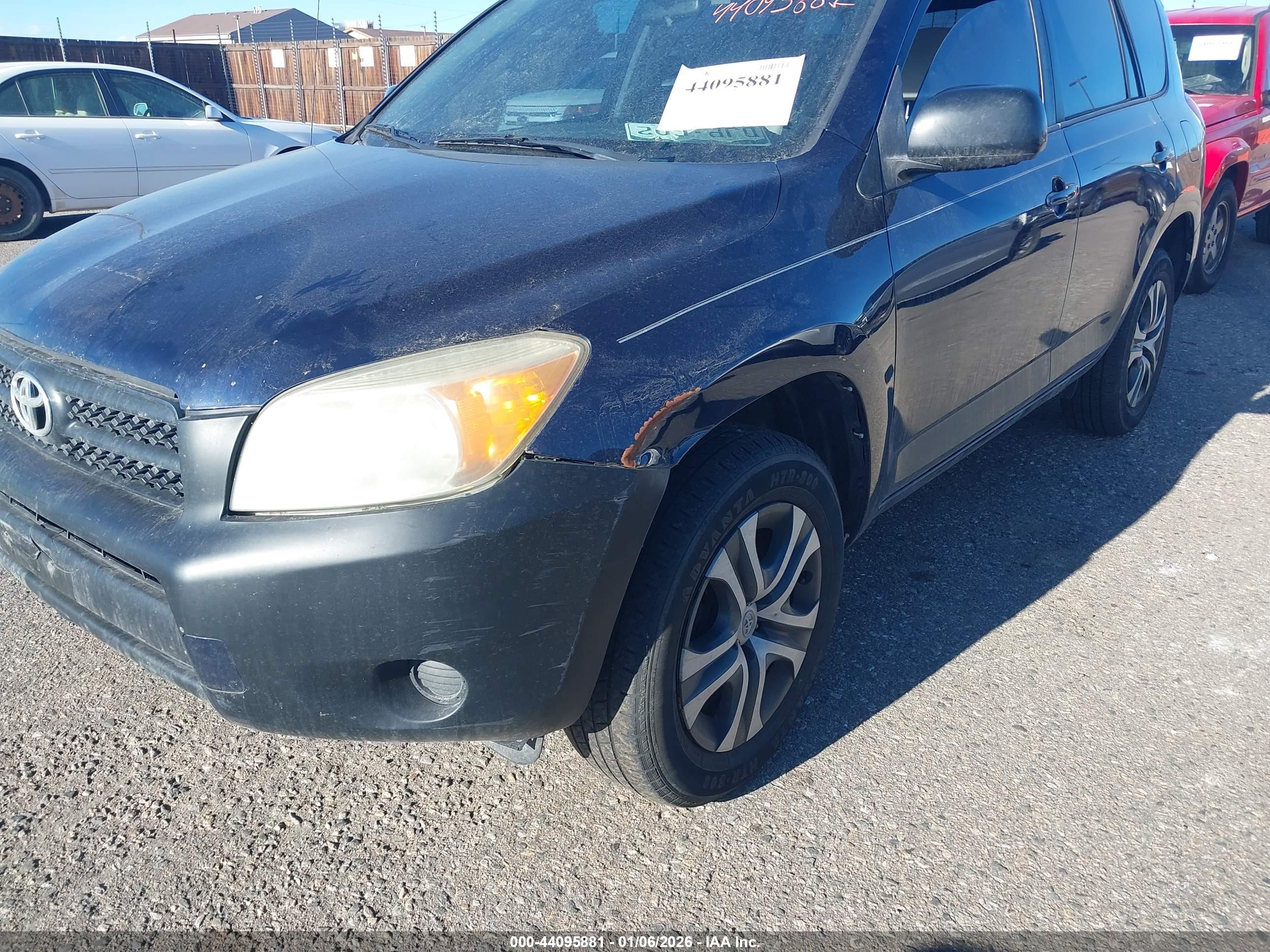 TOYOTA RAV4 image 6