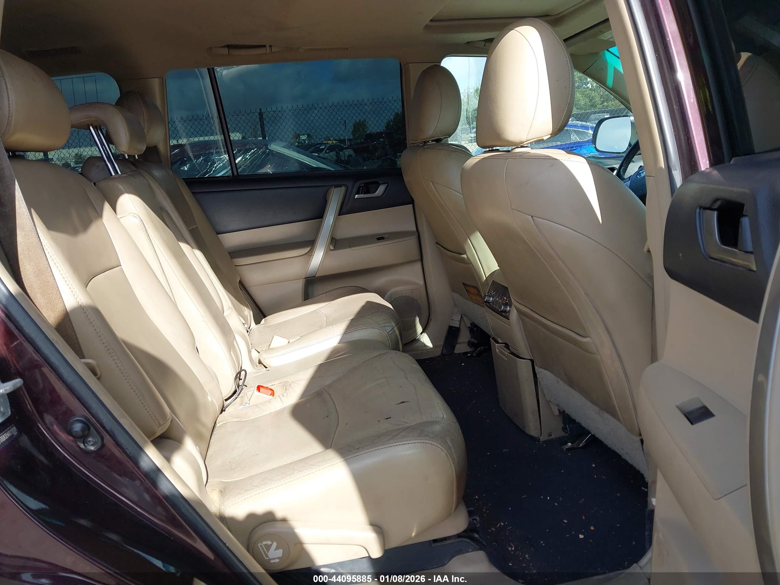 TOYOTA HIGHLANDER image 8