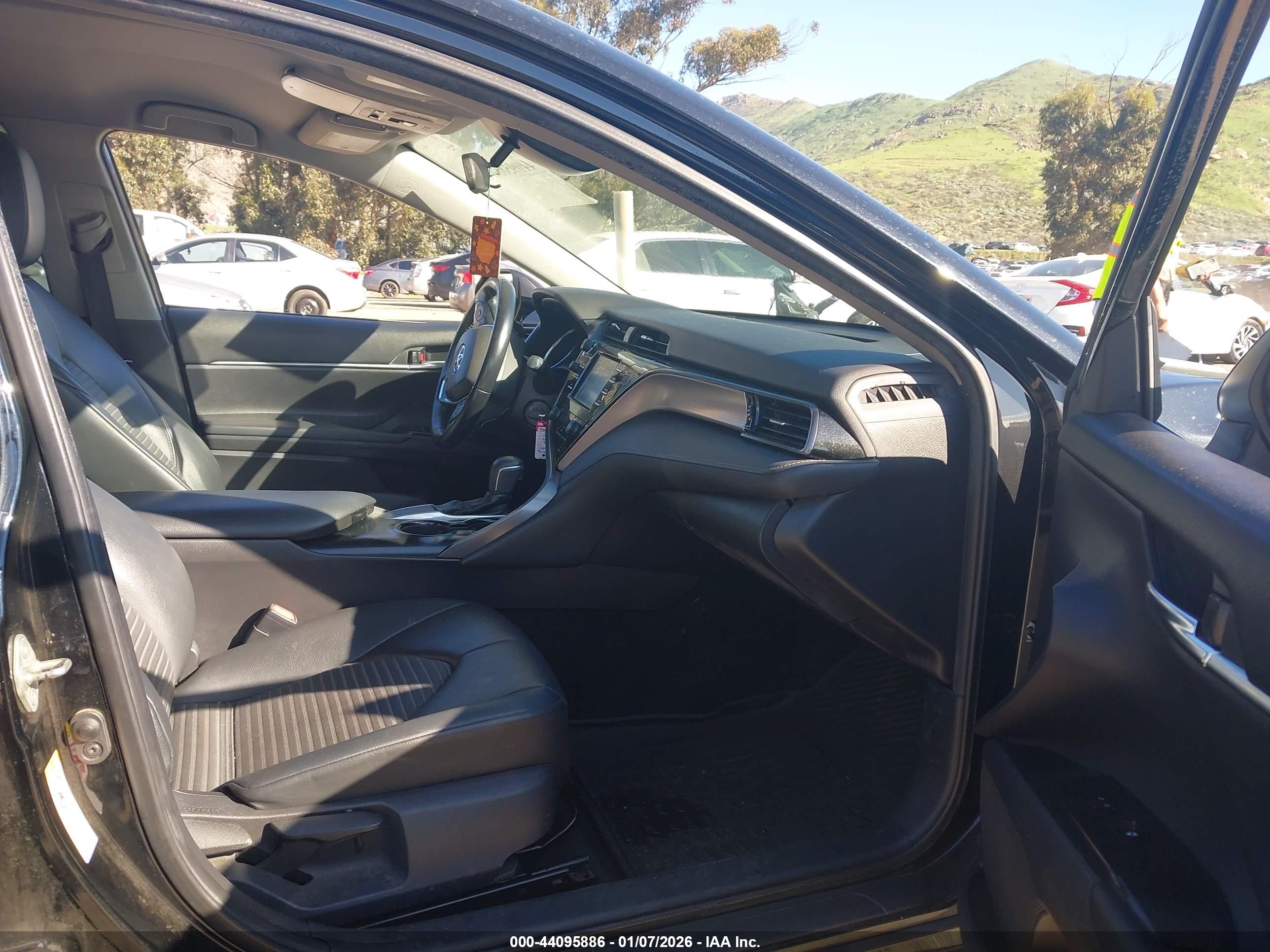 TOYOTA CAMRY image 5