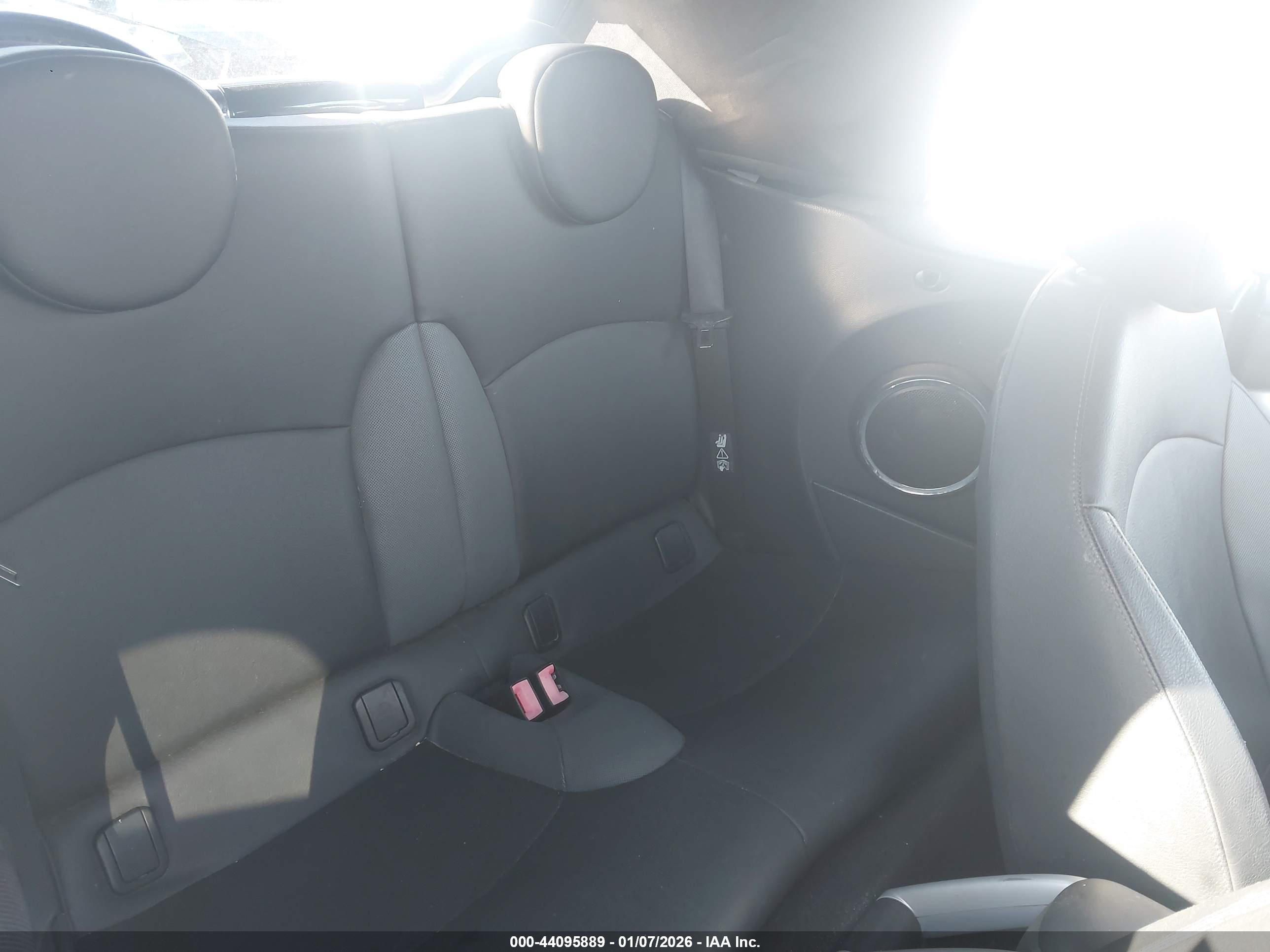 MINI COOPER image 8
