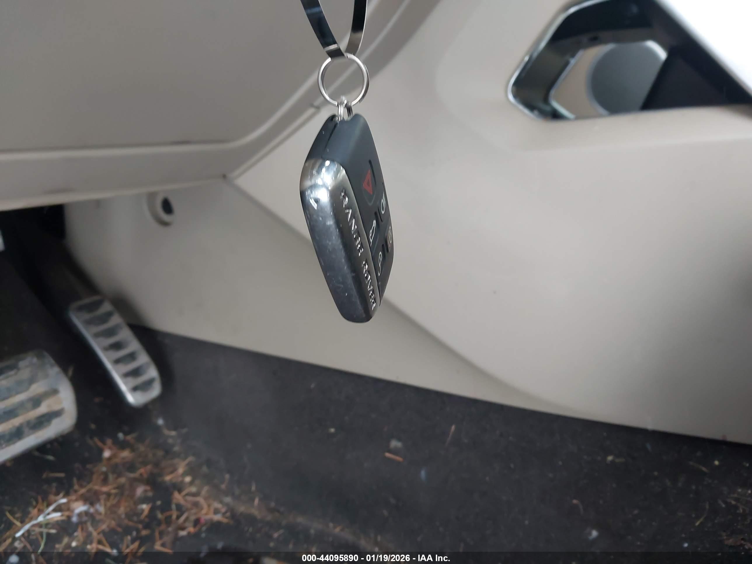 LAND ROVER image 11