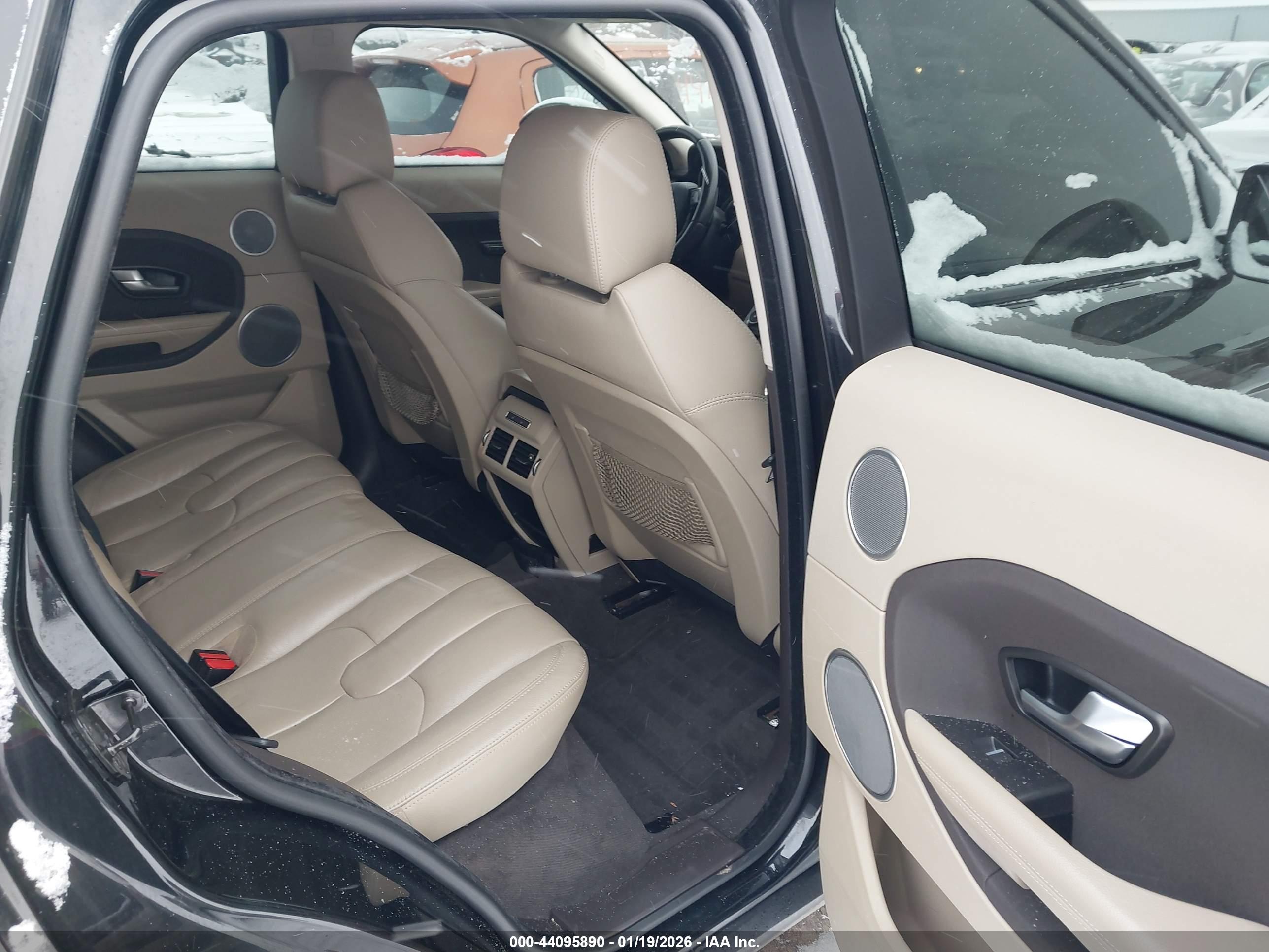 LAND ROVER image 8