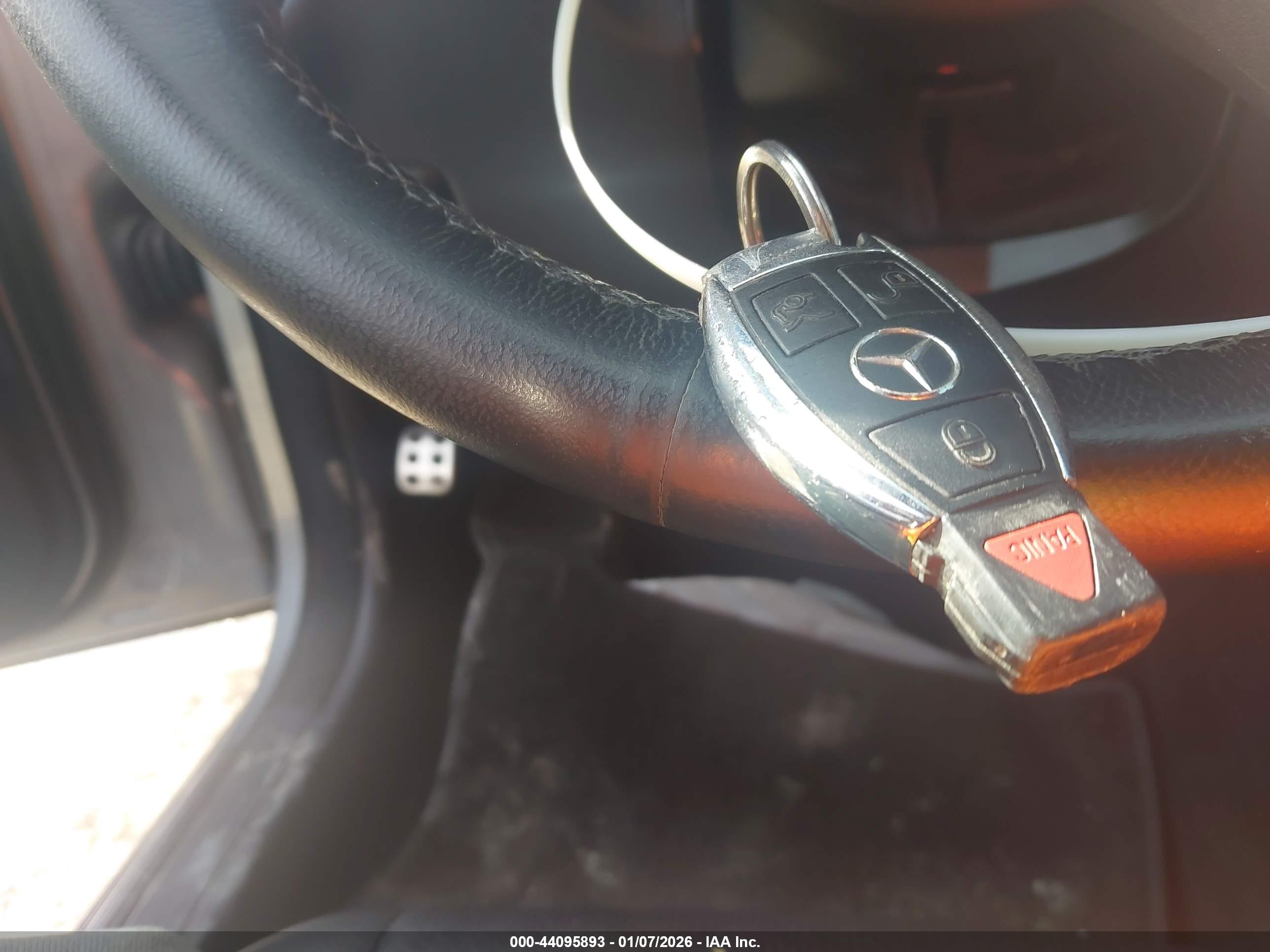 MERCEDES-BENZ C image 11