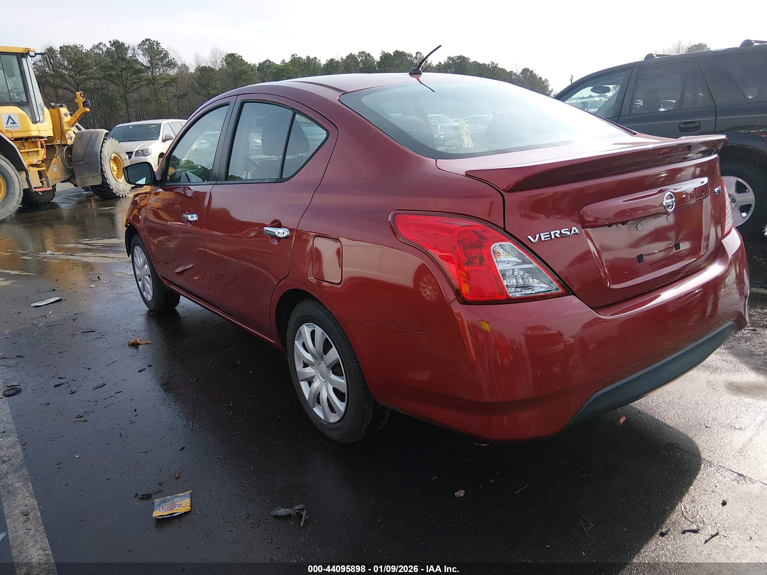 NISSAN VERSA image 3