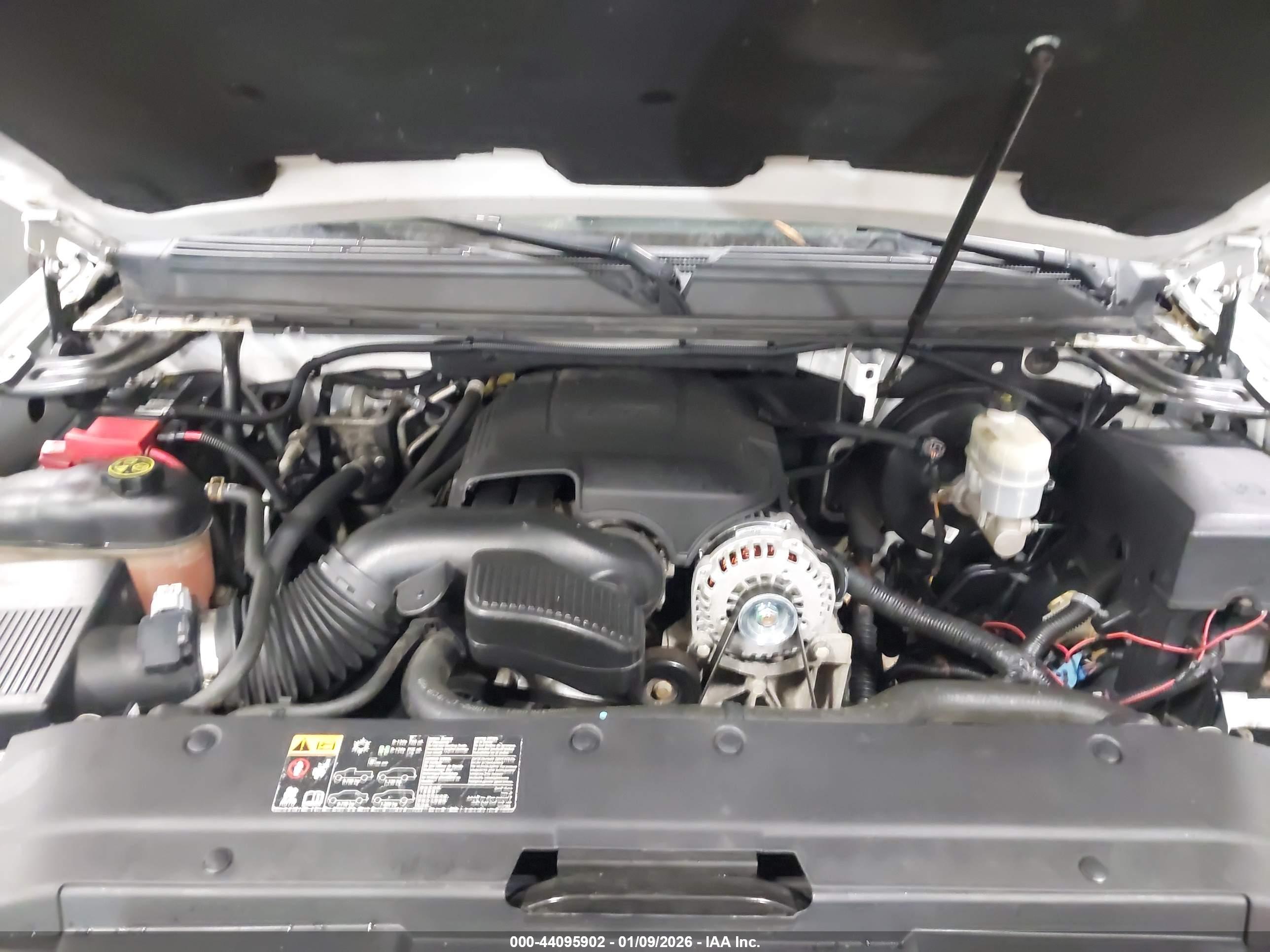 CHEVROLET TAHOE image 10