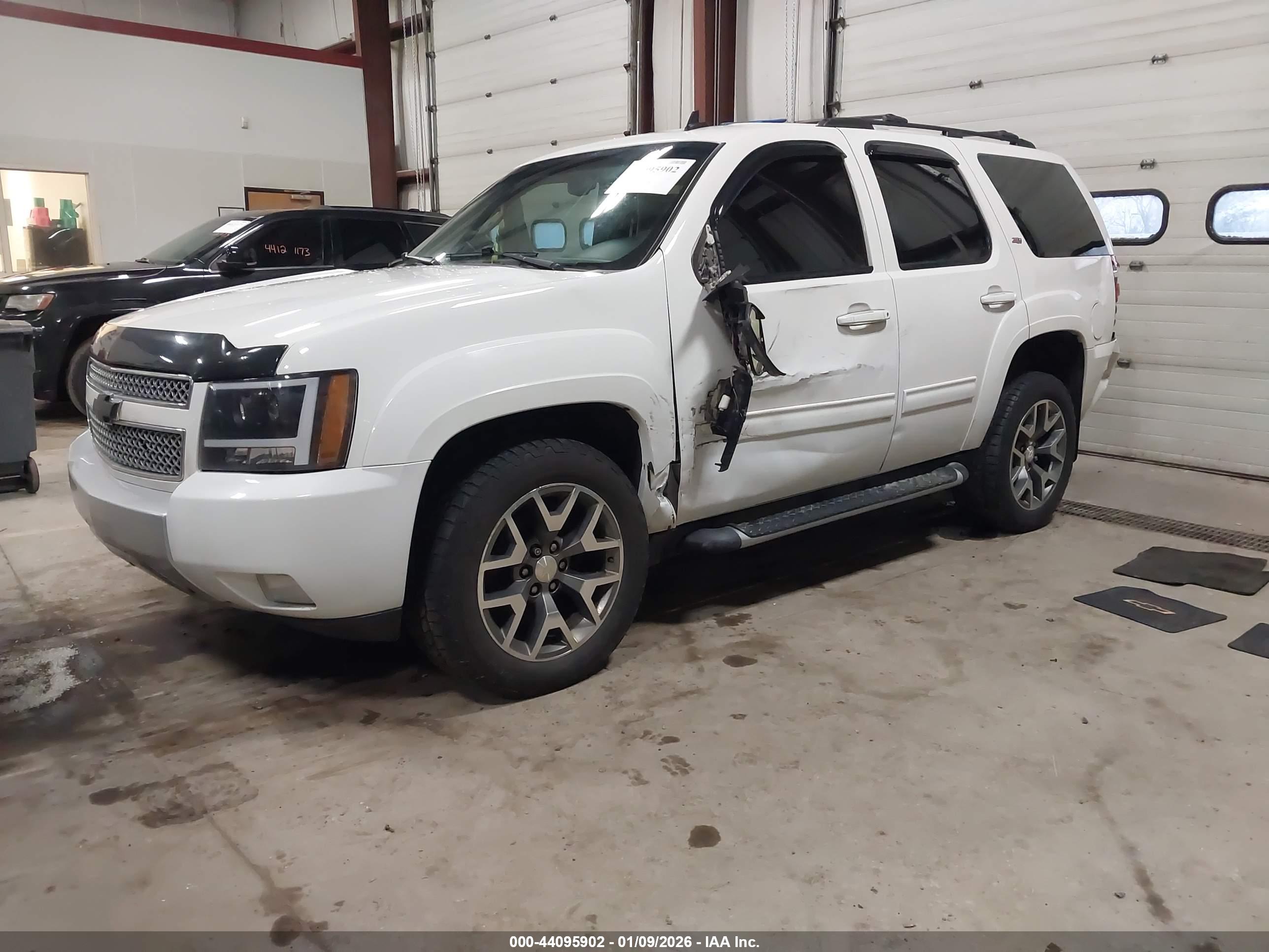 CHEVROLET TAHOE image 2