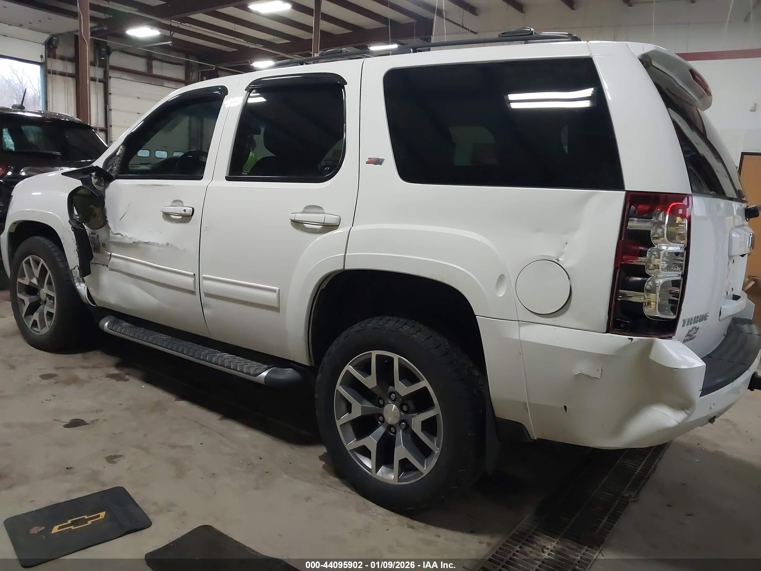 CHEVROLET TAHOE image 3