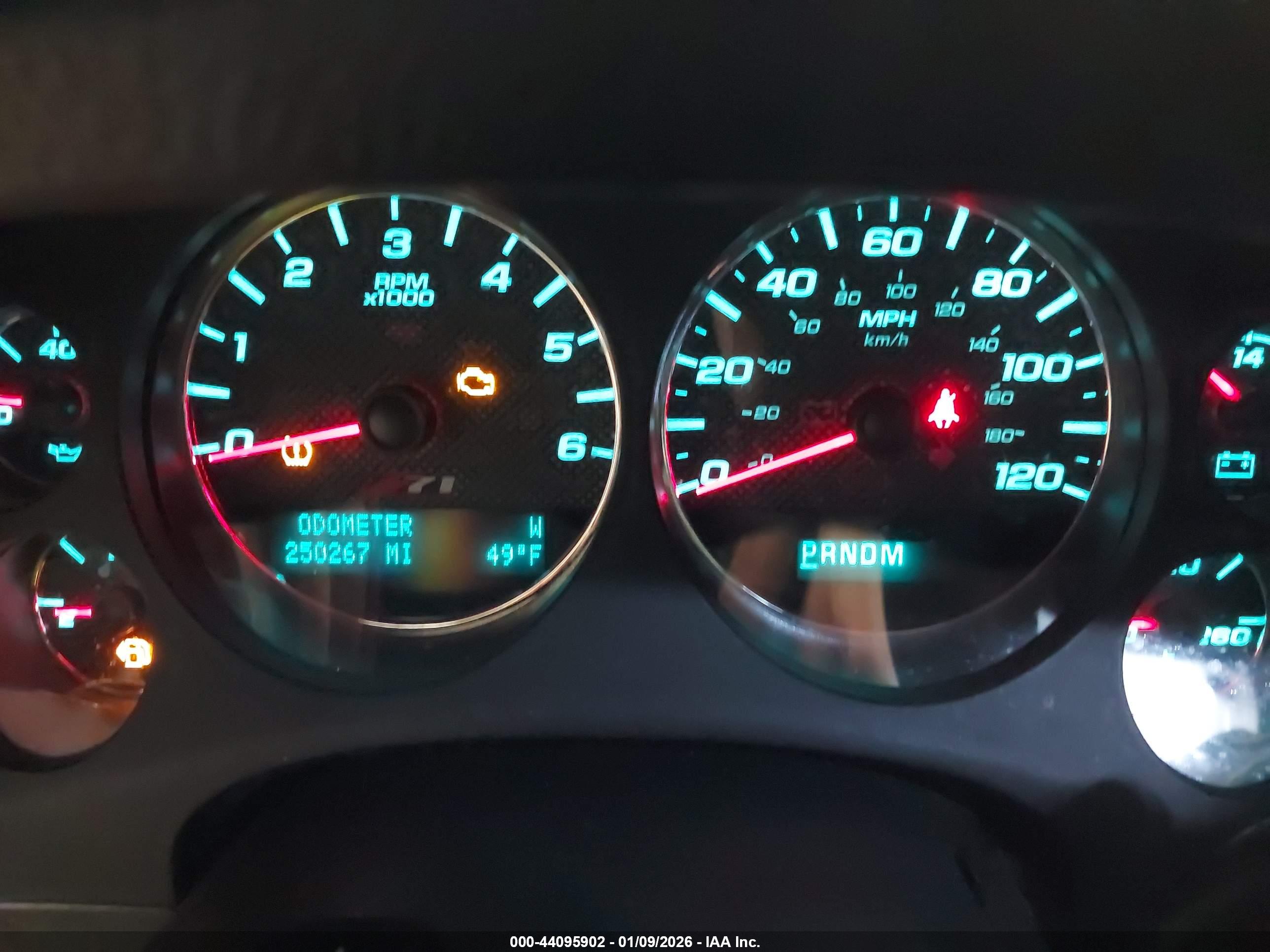 CHEVROLET TAHOE image 7