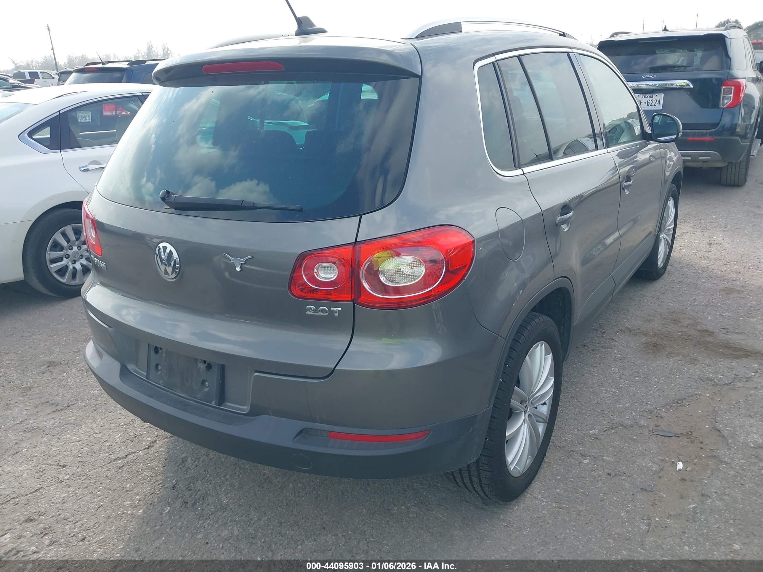VOLKSWAGEN TIGUAN image 4
