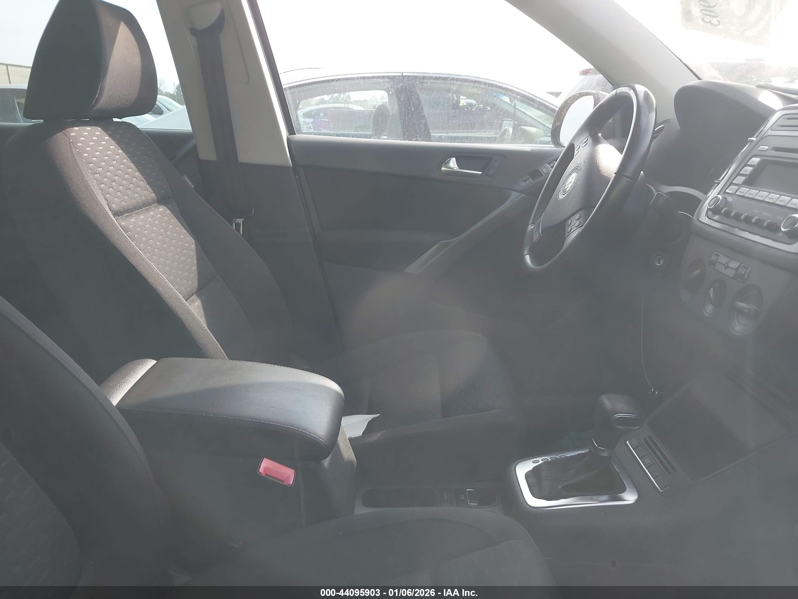 VOLKSWAGEN TIGUAN image 5