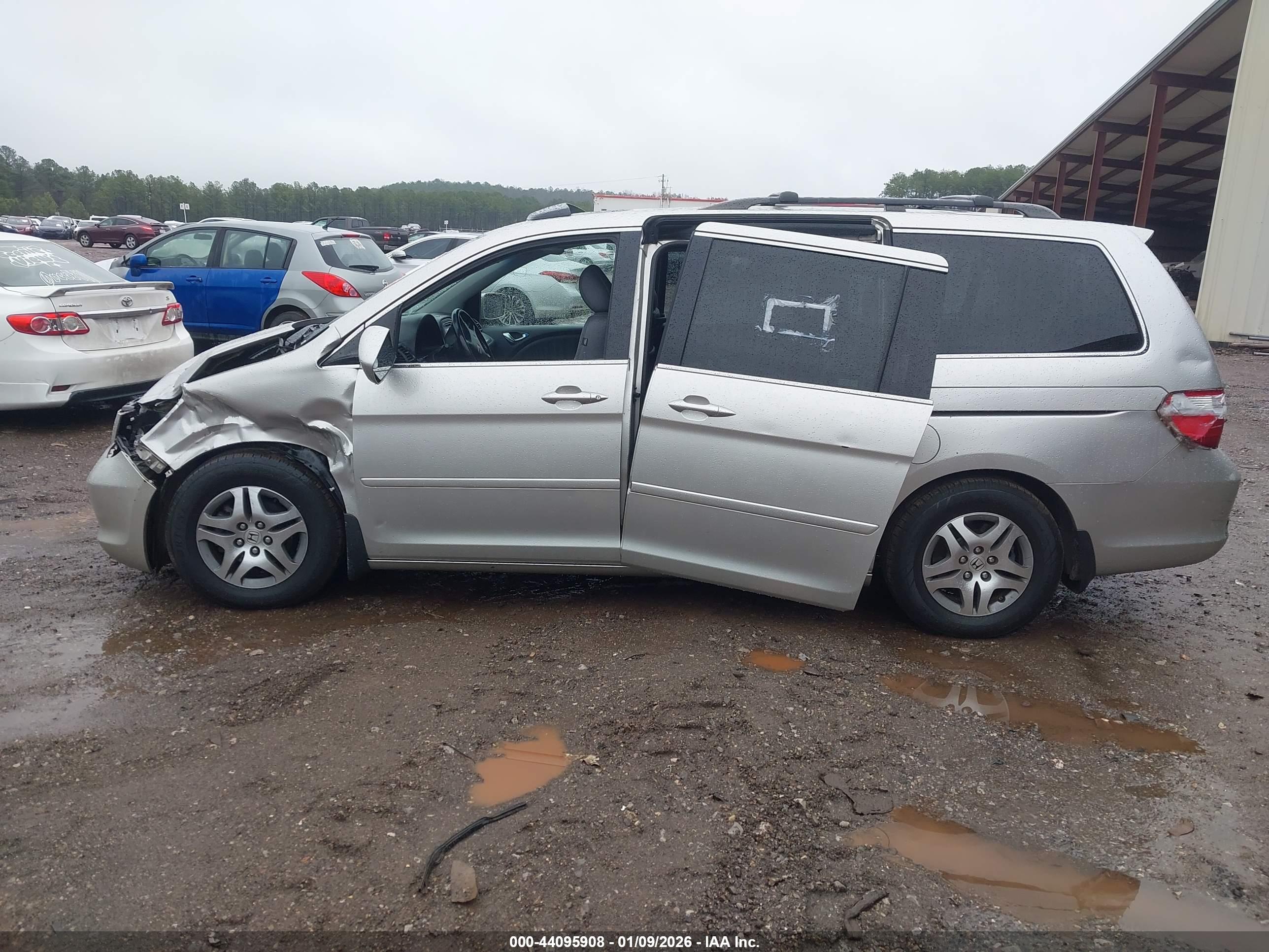 HONDA ODYSSEY image 6