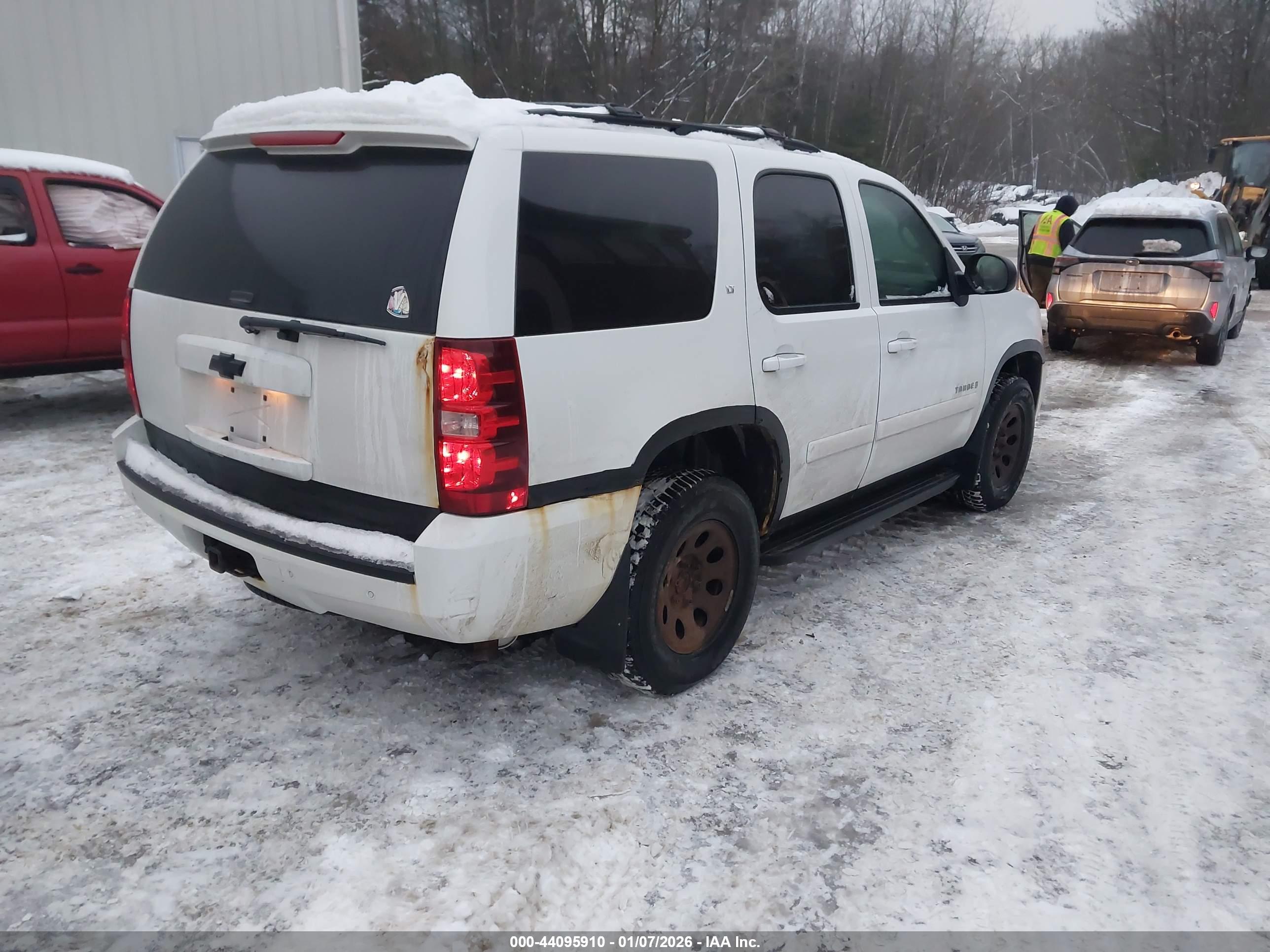CHEVROLET TAHOE image 4