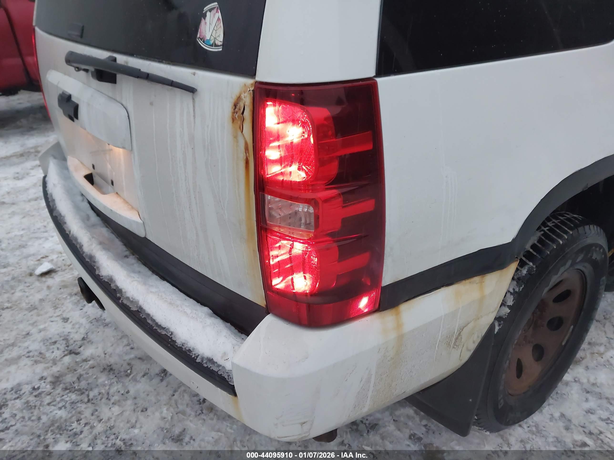 CHEVROLET TAHOE image 6