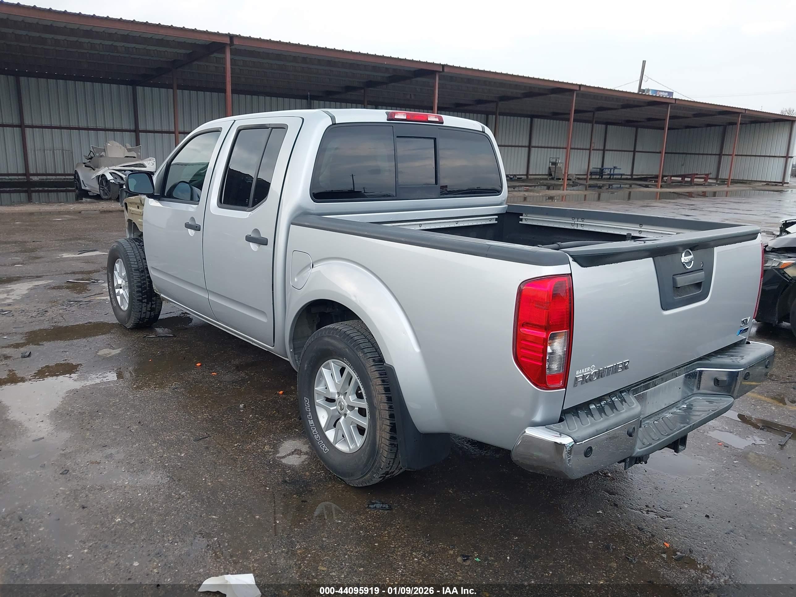NISSAN FRONTIER image 3