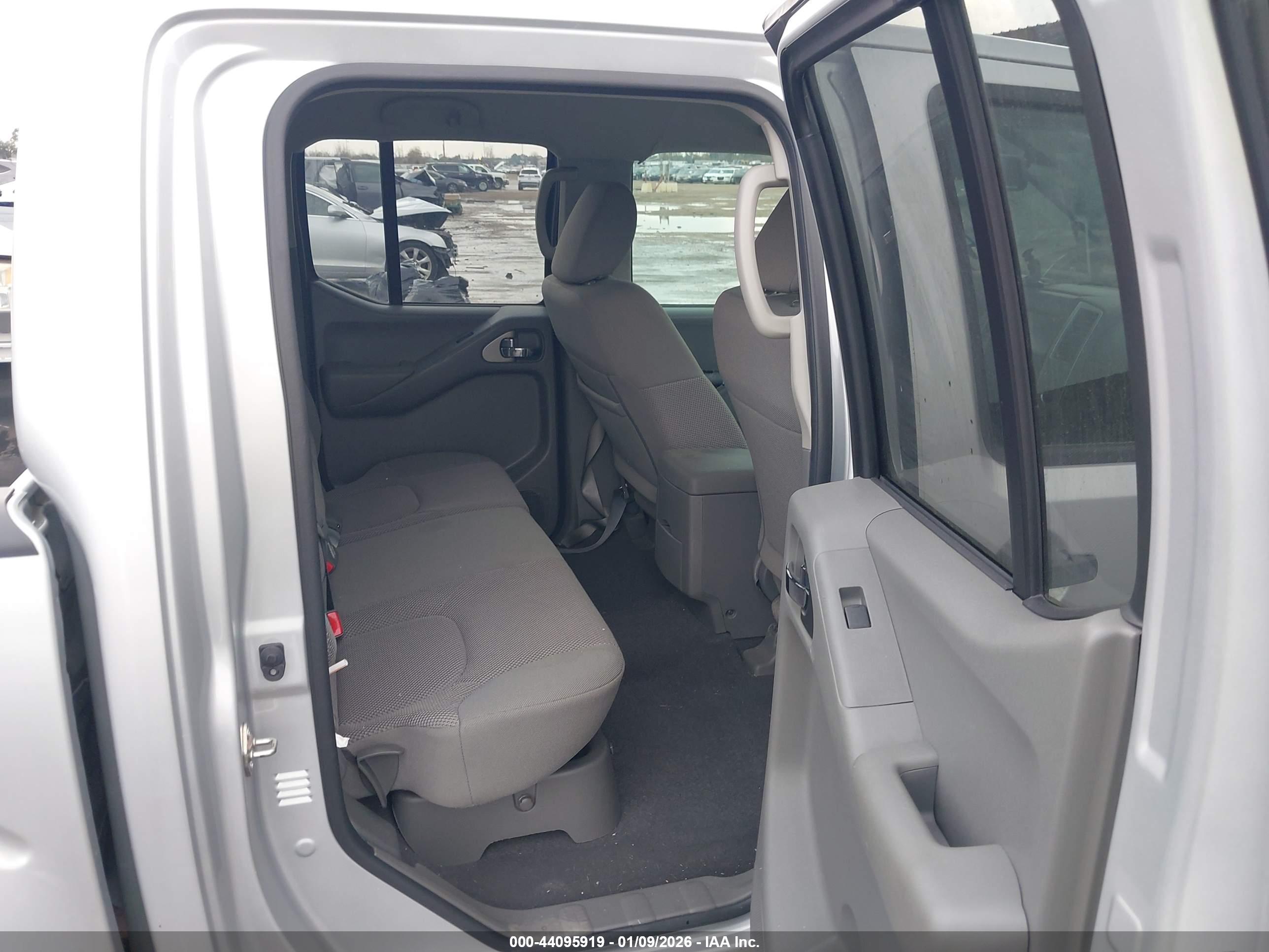 NISSAN FRONTIER image 8