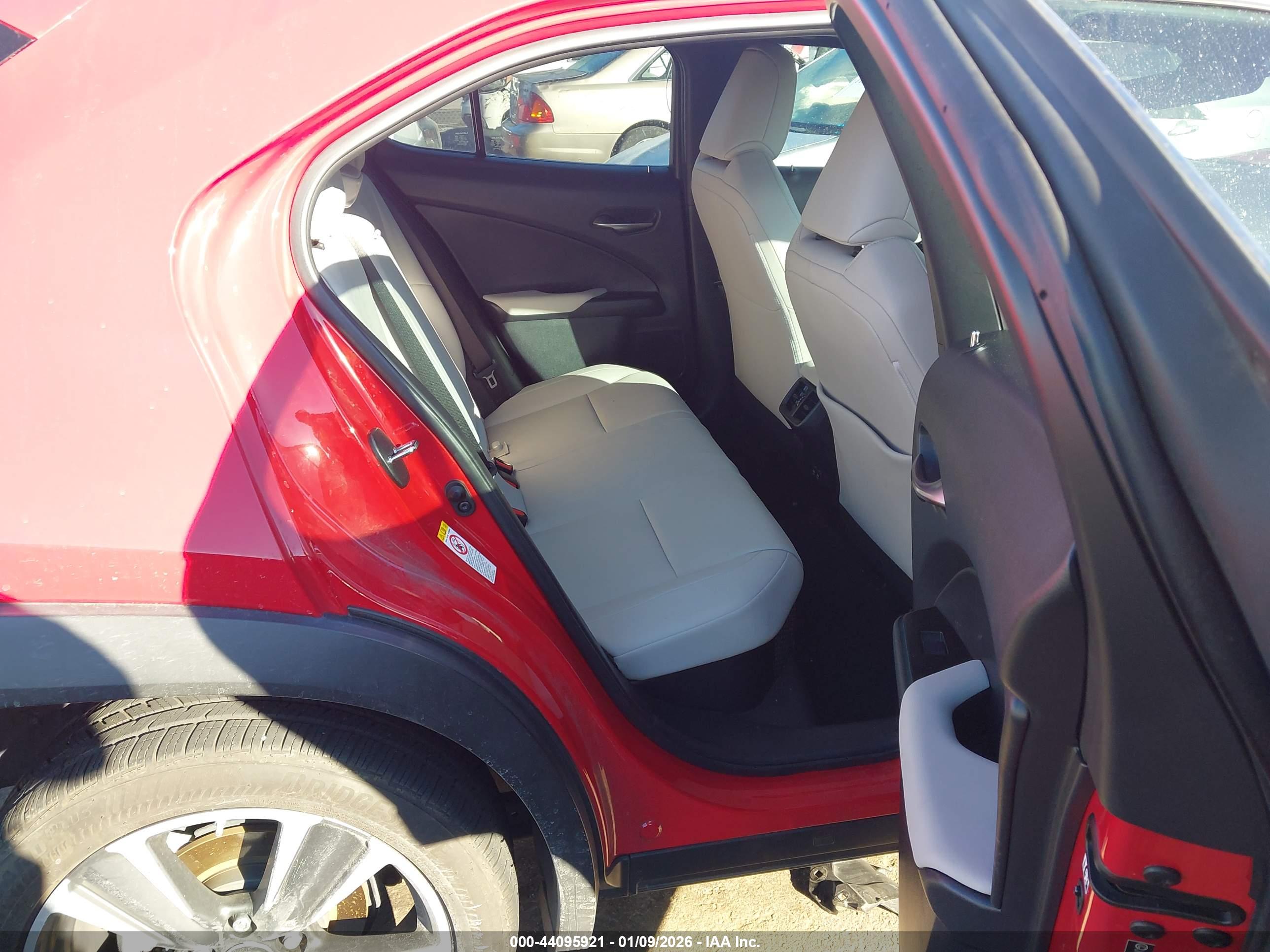 LEXUS UX image 8