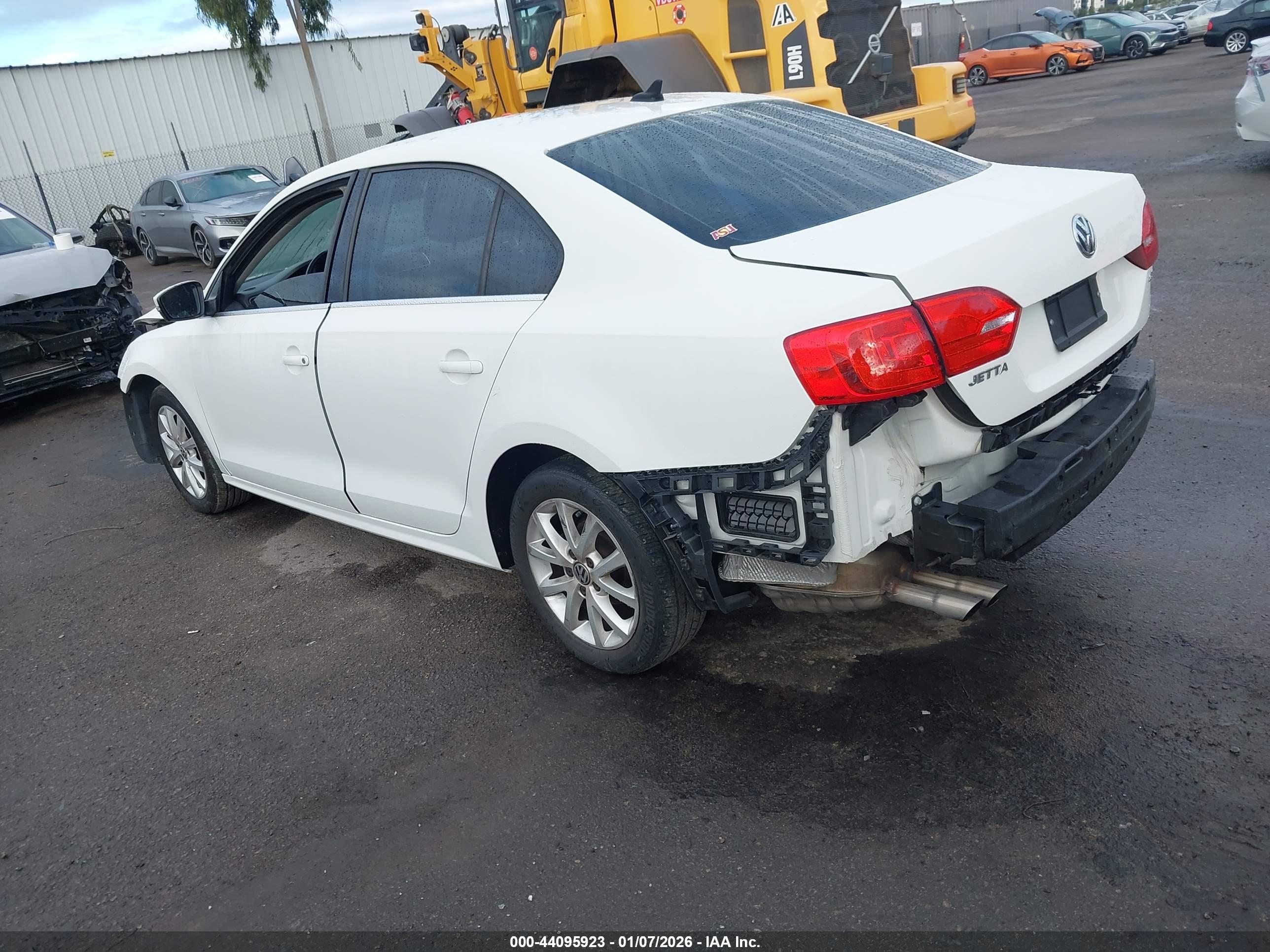 VOLKSWAGEN JETTA image 3