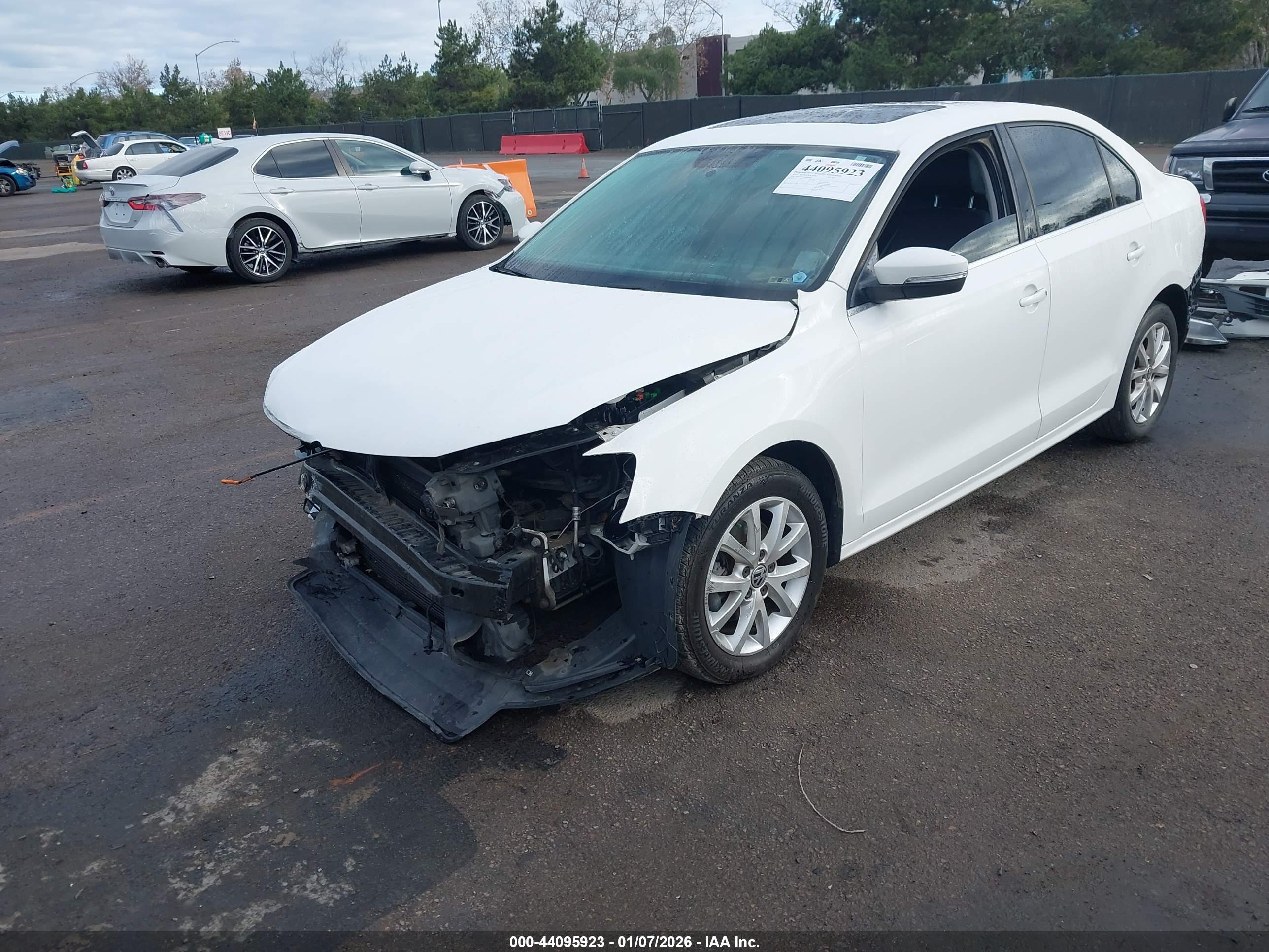 VOLKSWAGEN JETTA image 6