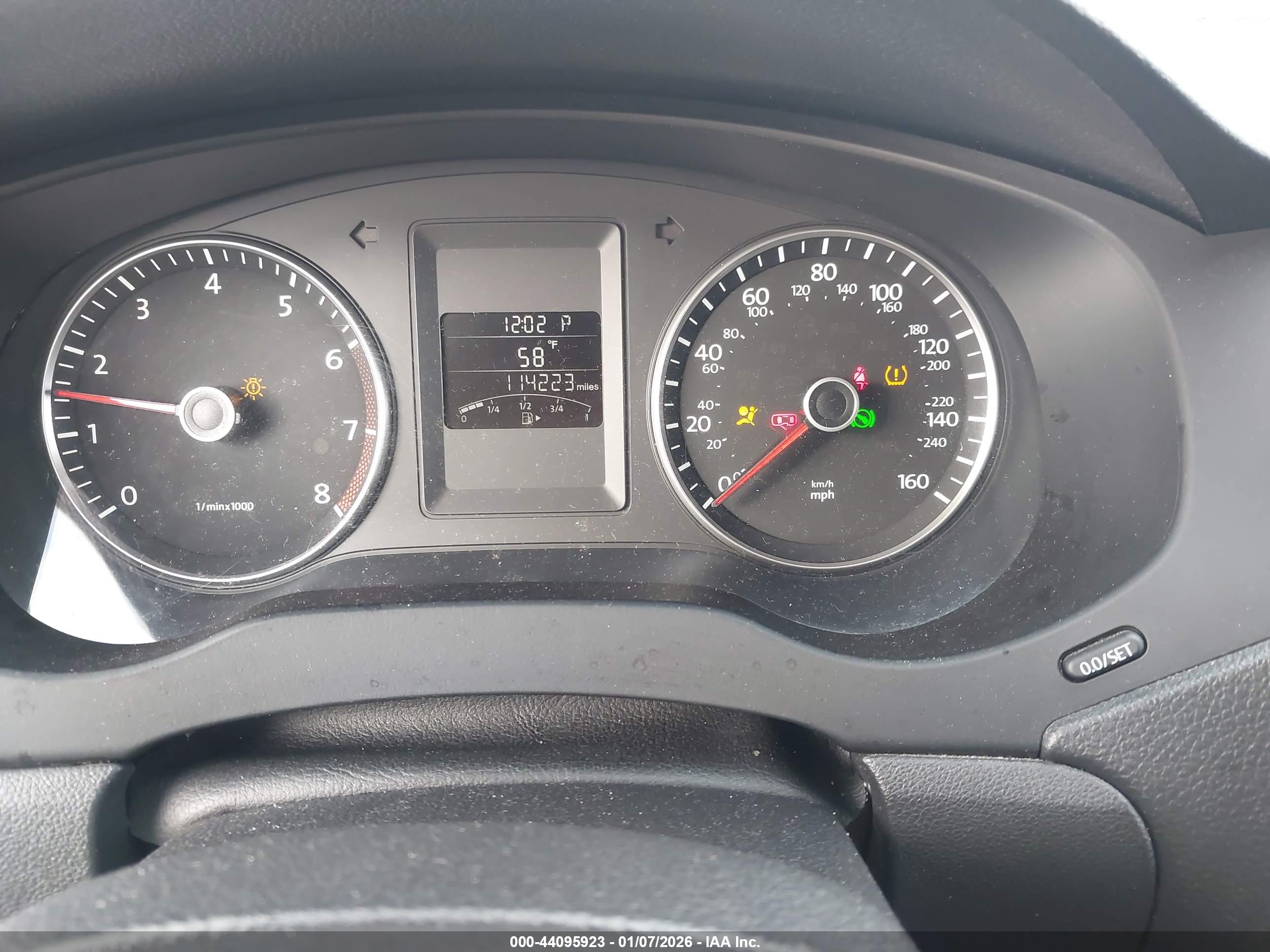 VOLKSWAGEN JETTA image 7
