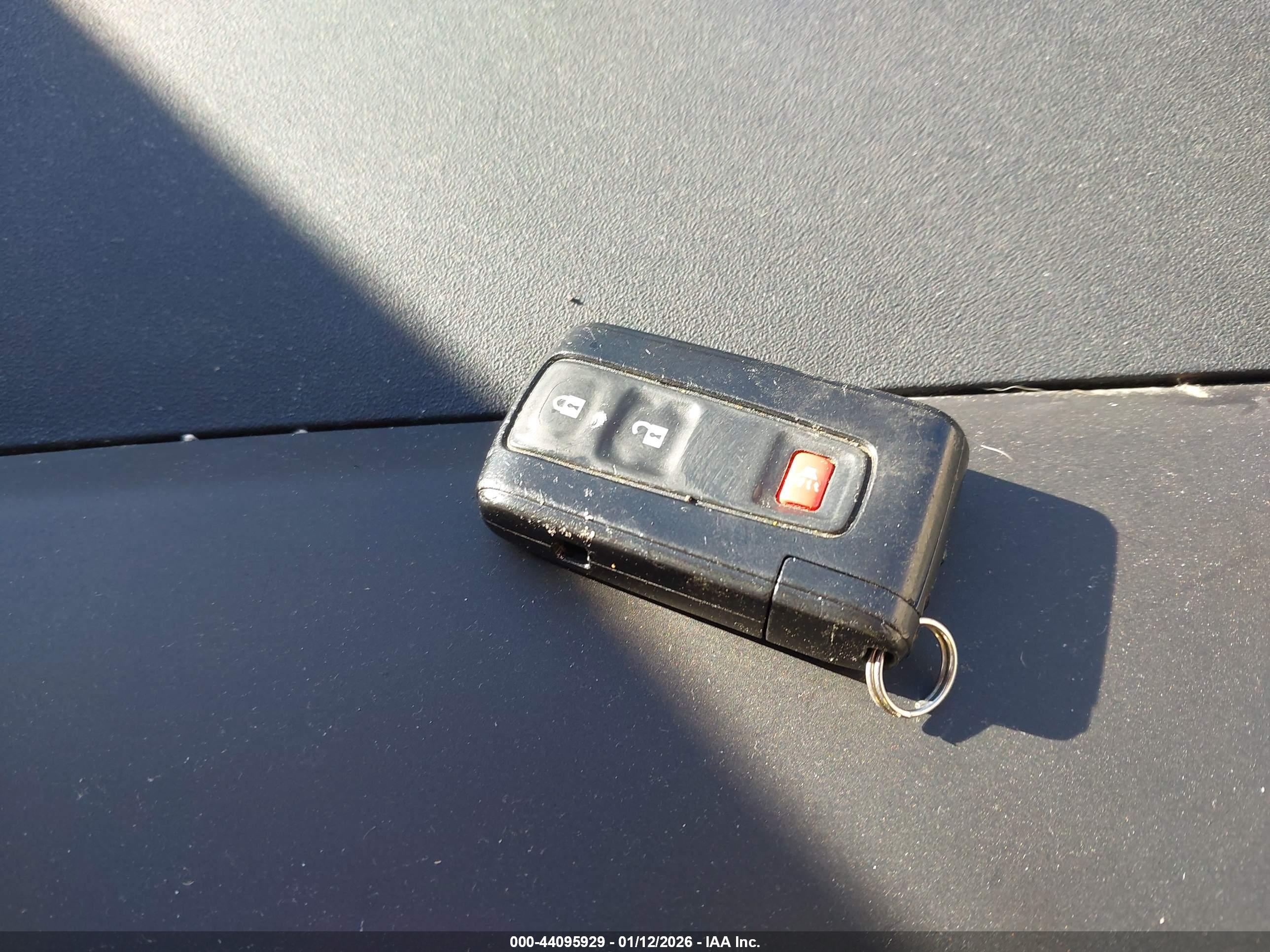 TOYOTA PRIUS image 11