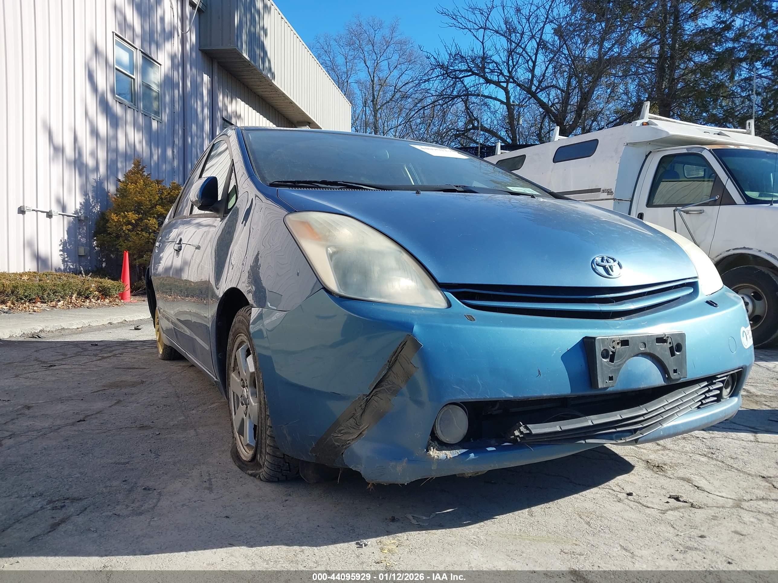TOYOTA PRIUS image 6