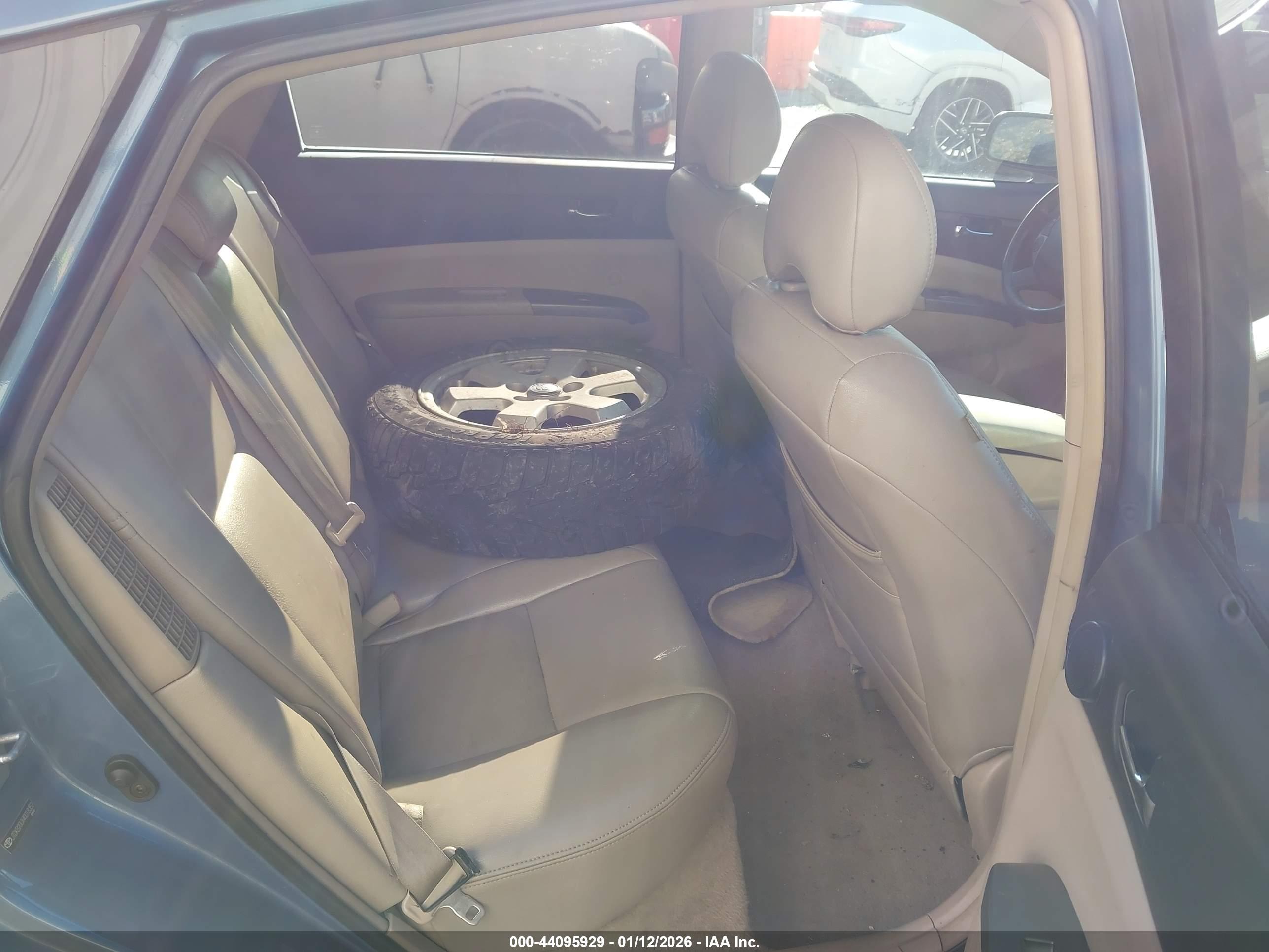 TOYOTA PRIUS image 8