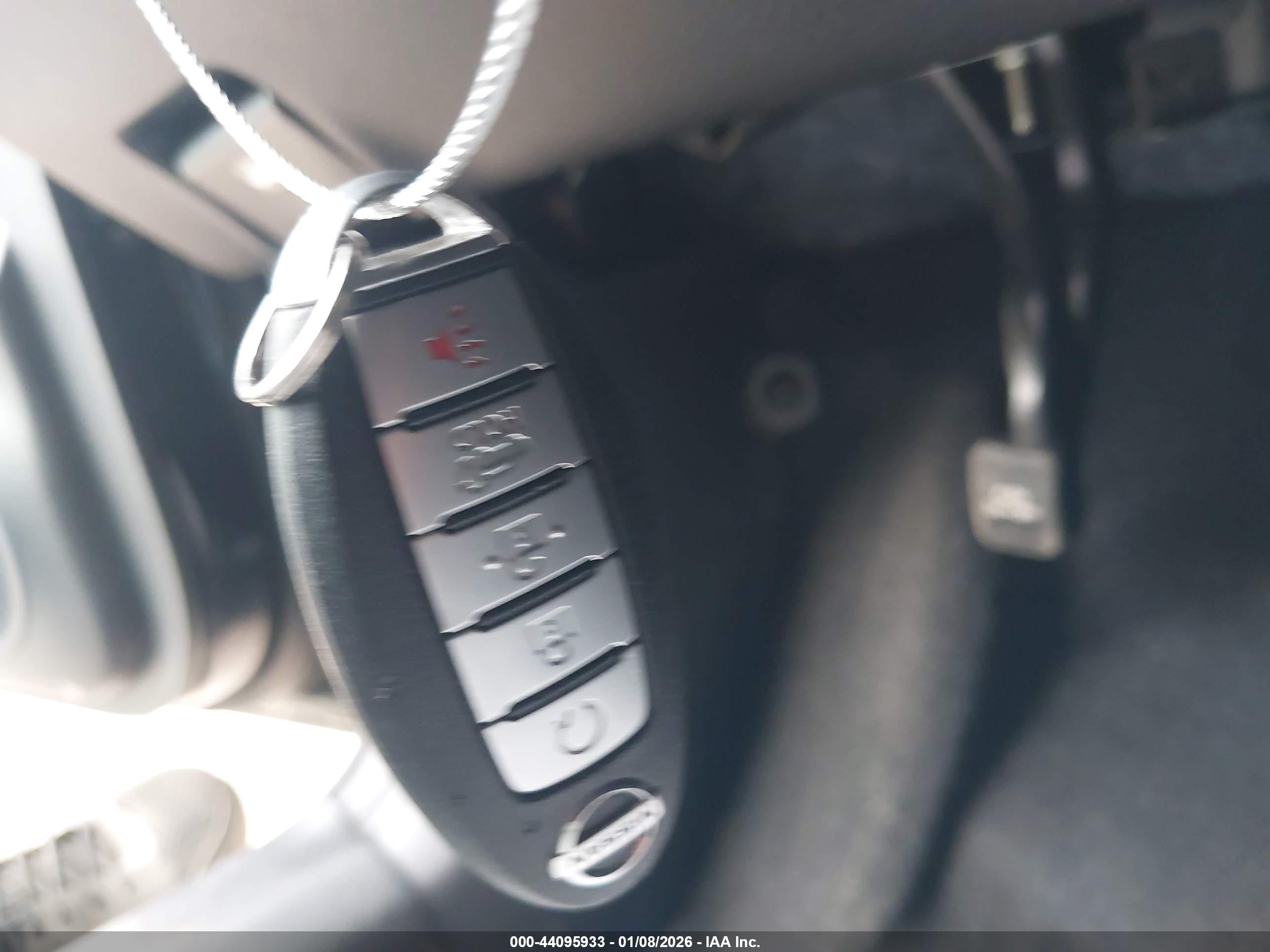 NISSAN ROGUE image 11