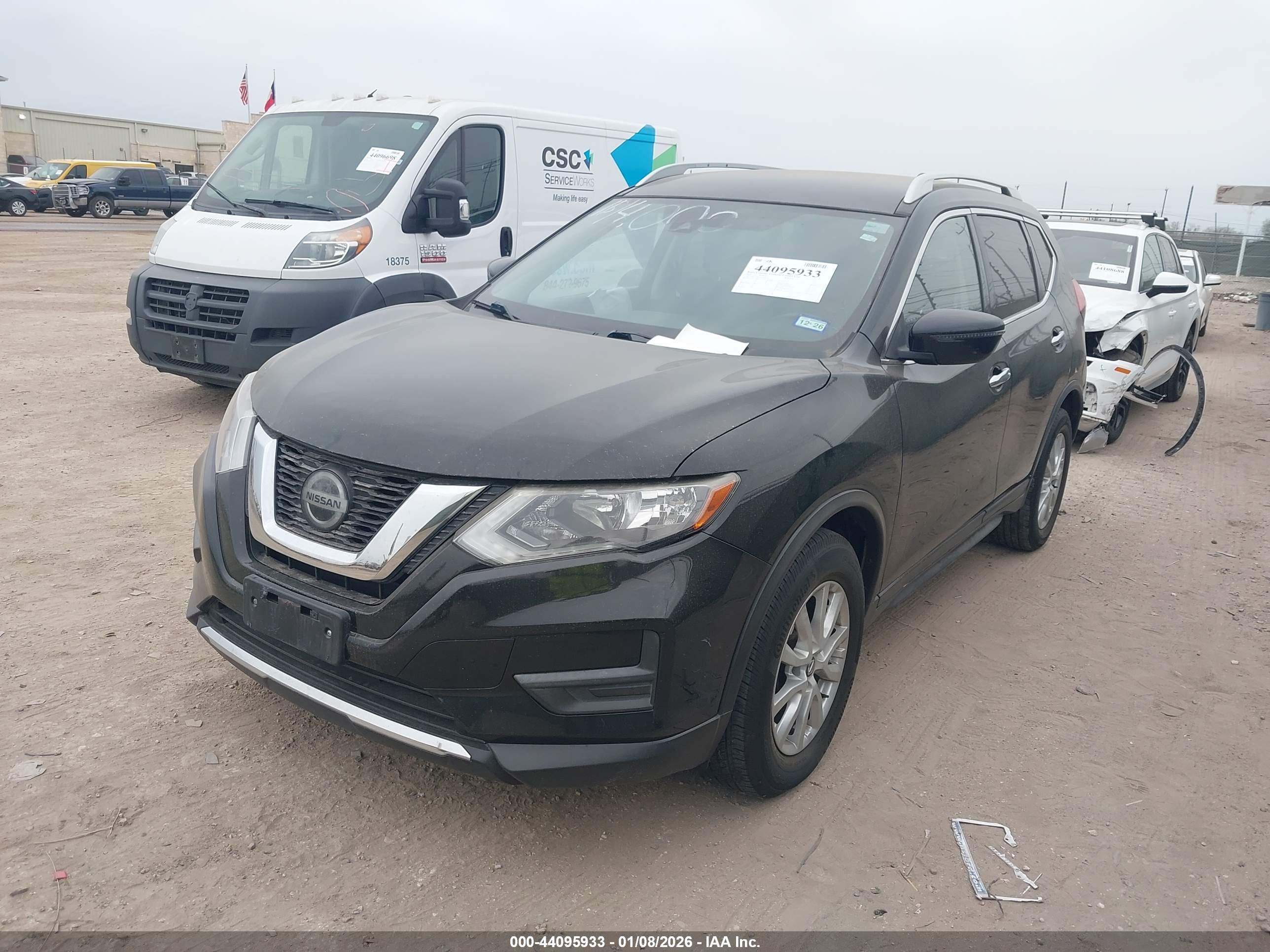 NISSAN ROGUE image 2
