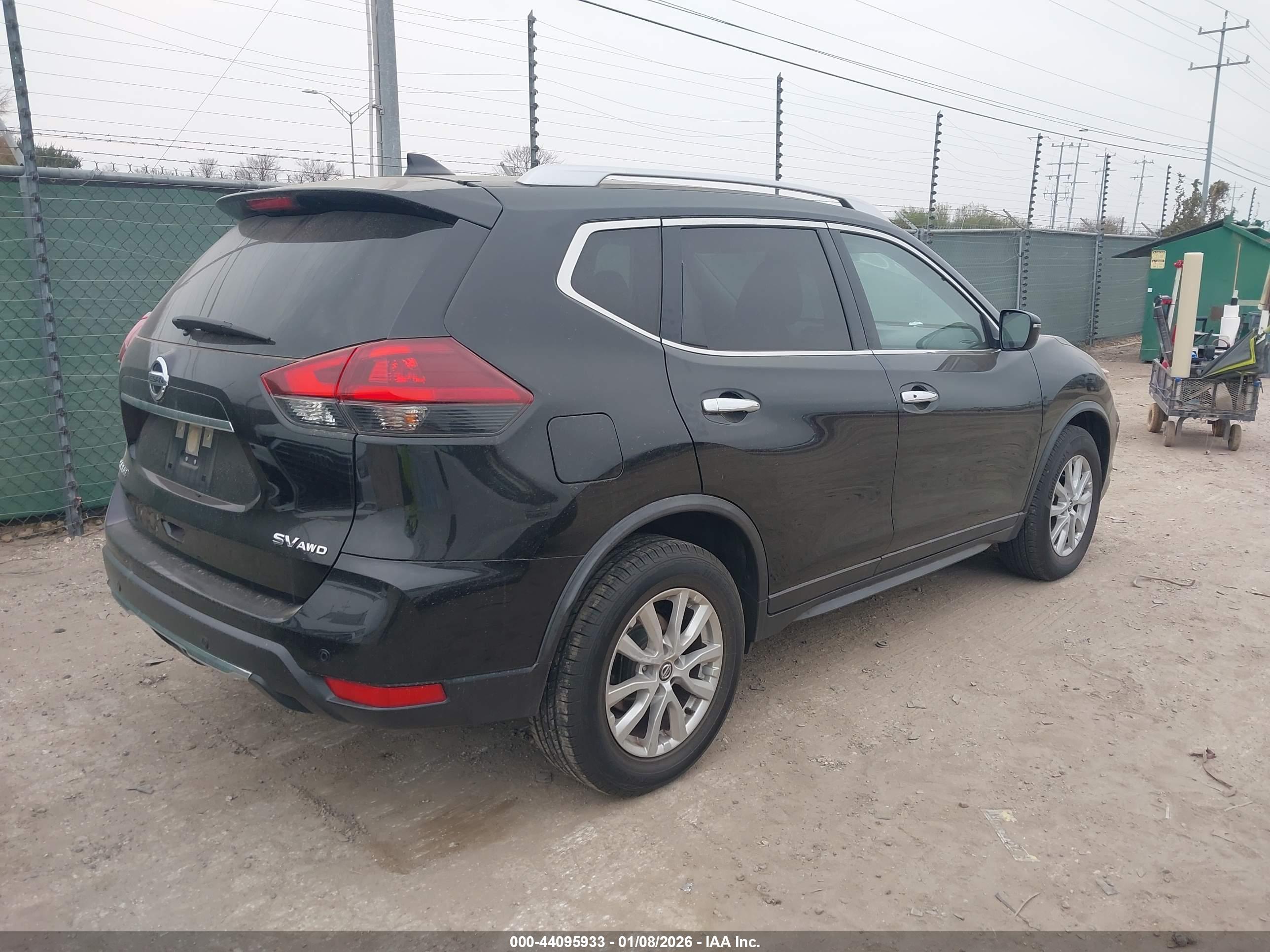 NISSAN ROGUE image 4