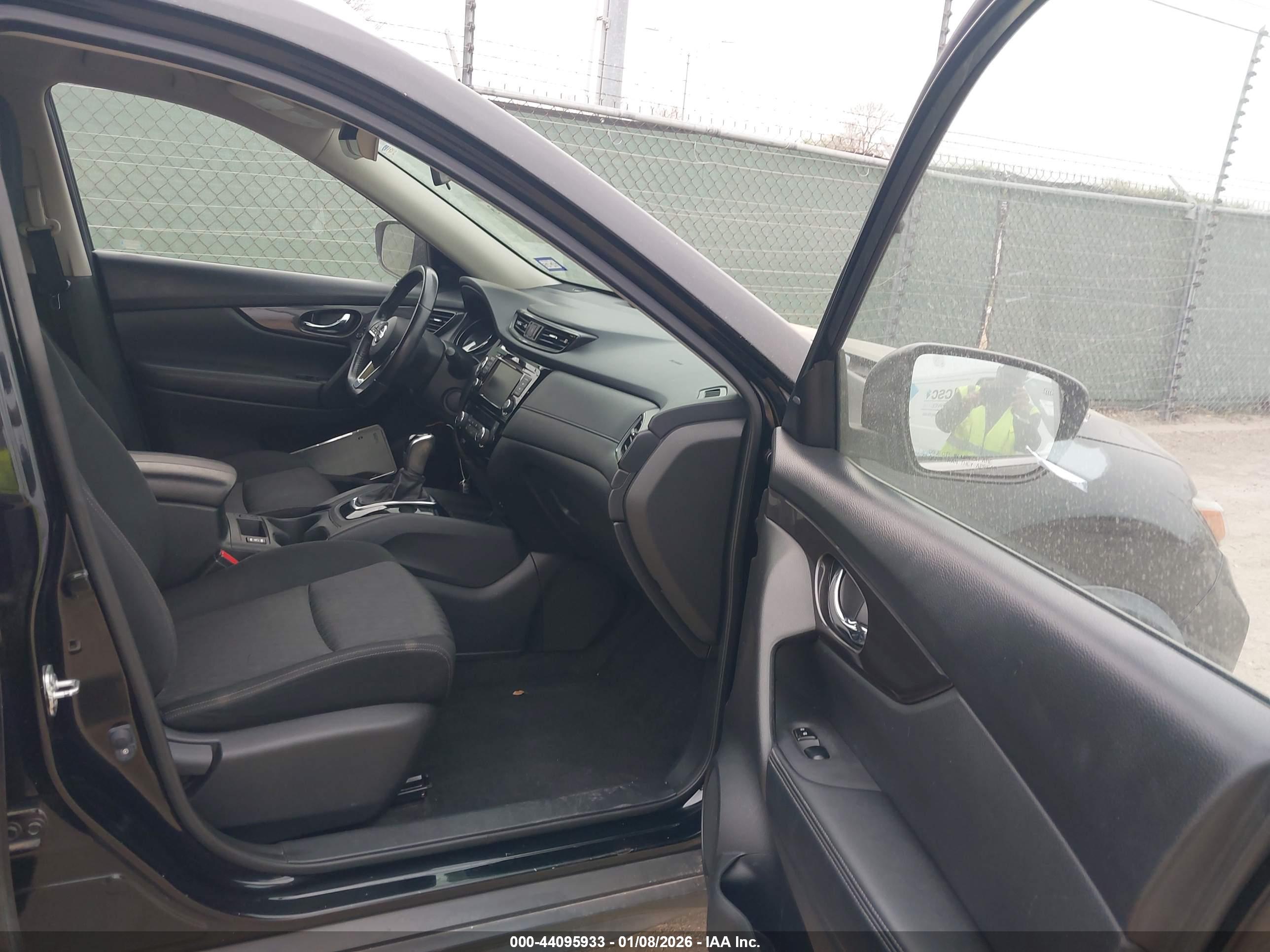 NISSAN ROGUE image 5