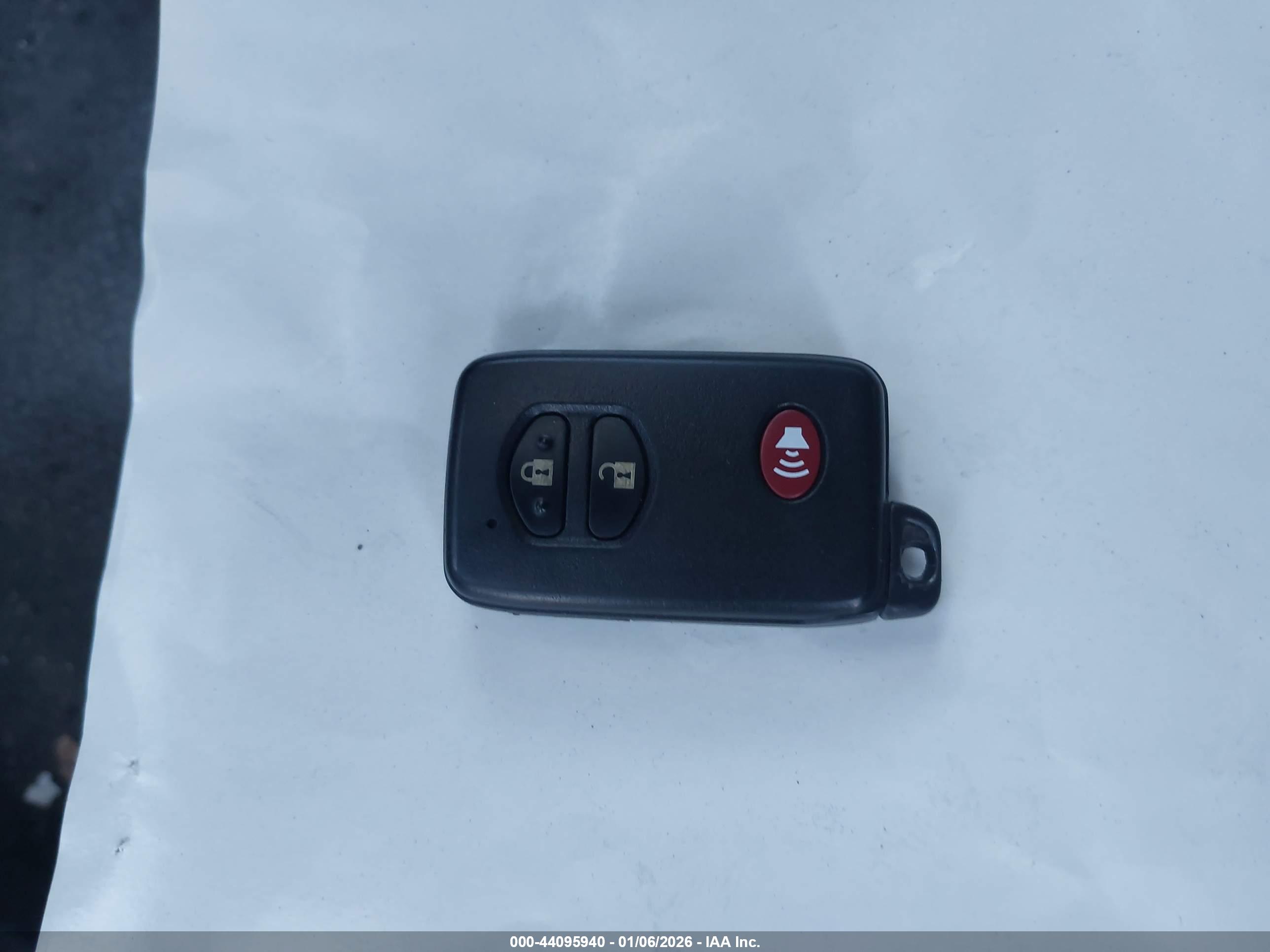 TOYOTA PRIUS image 11