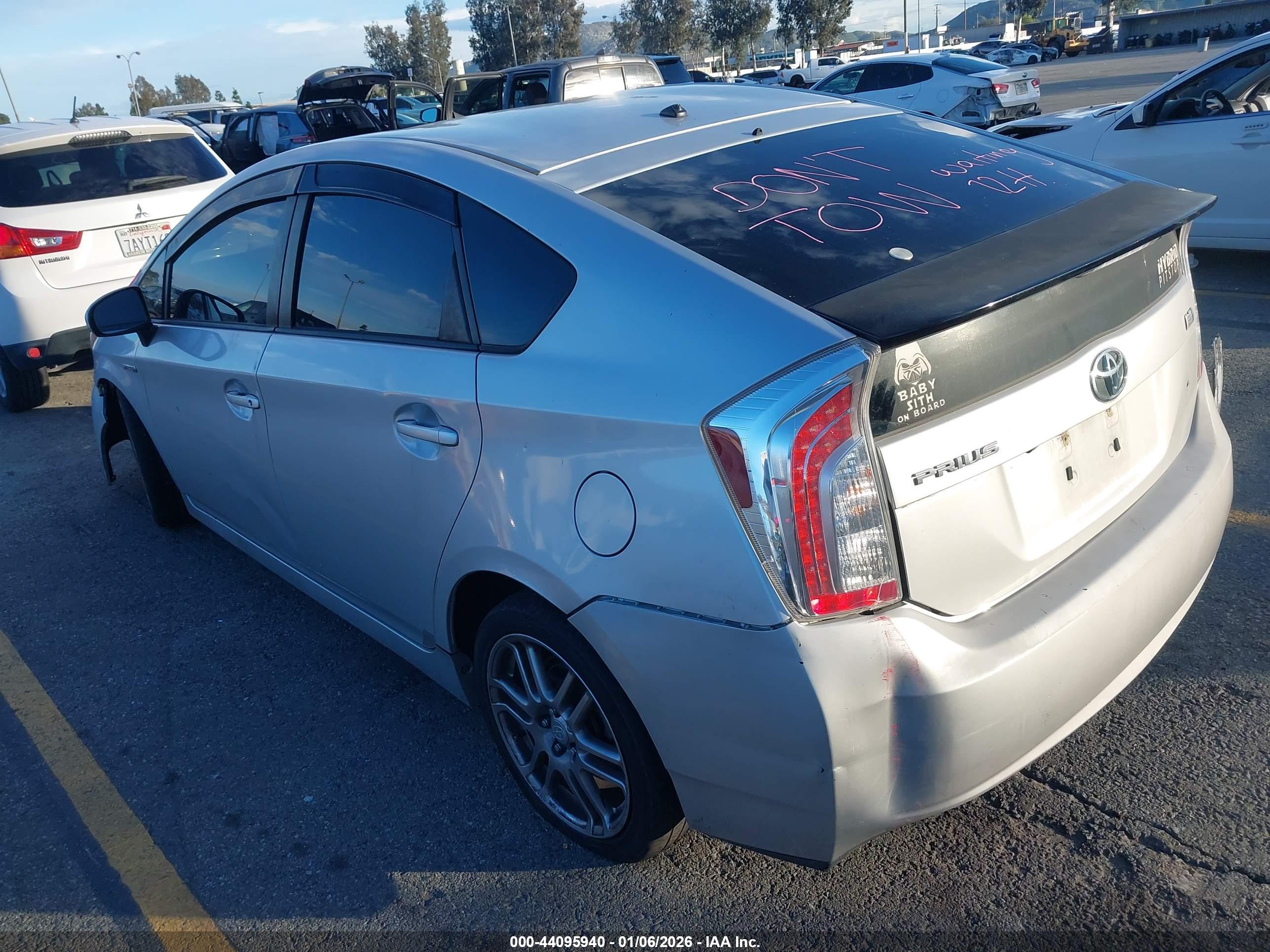 TOYOTA PRIUS image 3