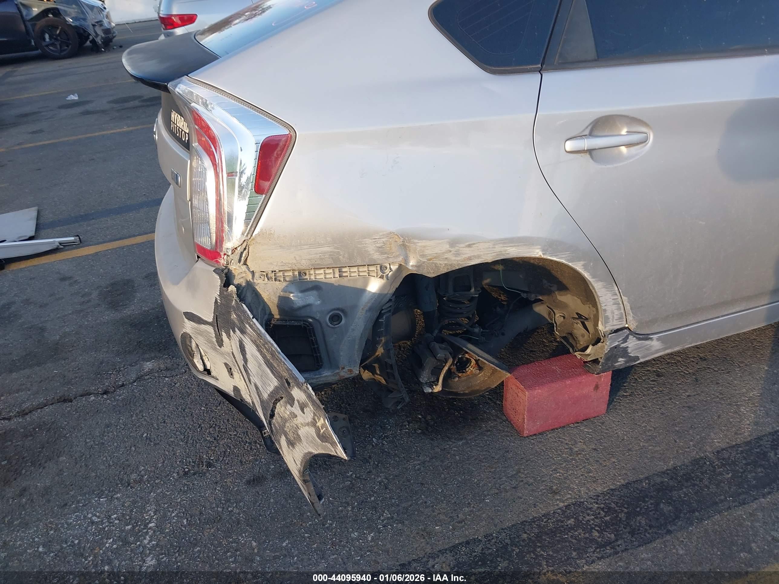 TOYOTA PRIUS image 6