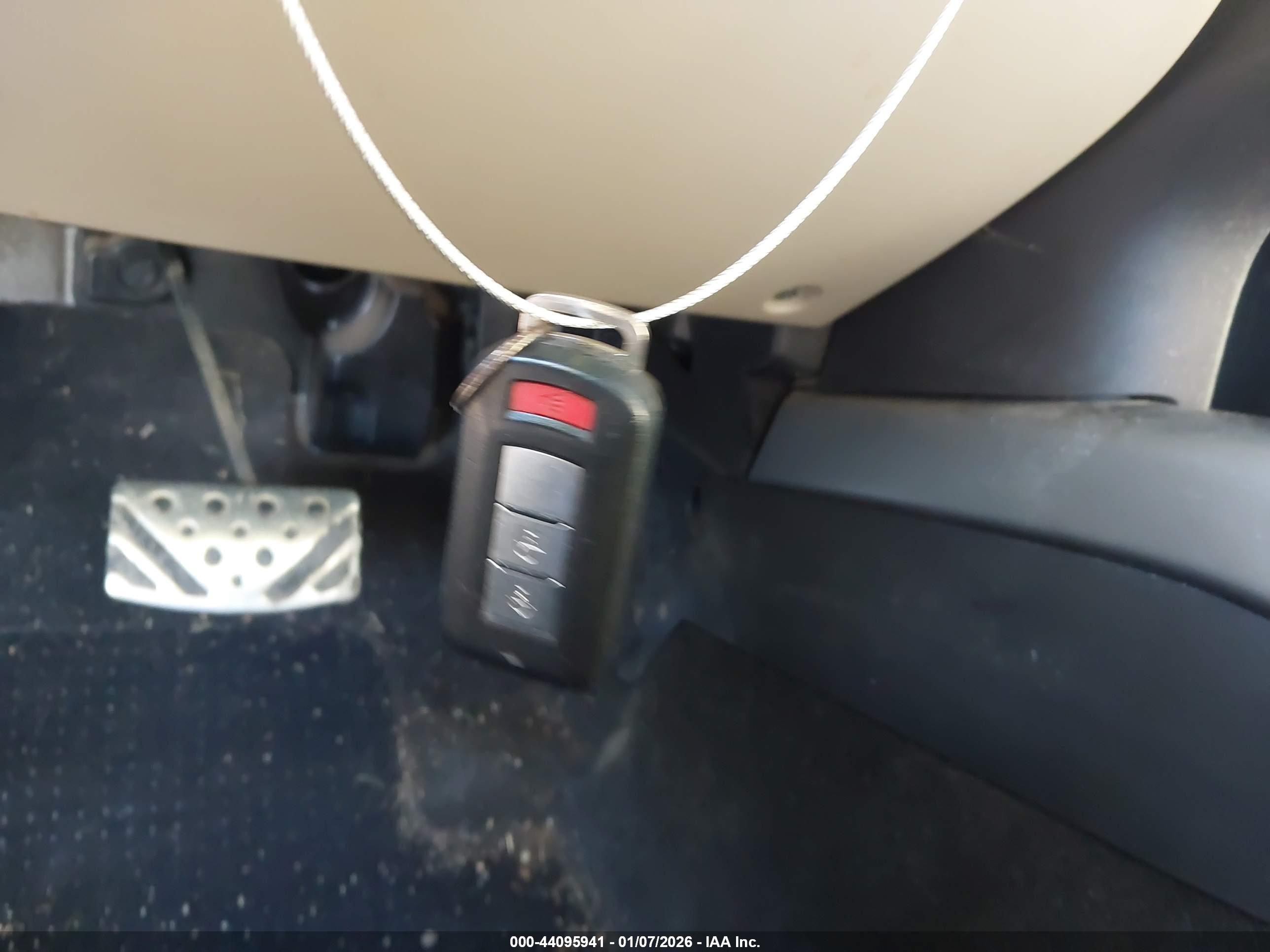 MITSUBISHI OUTLANDER image 11