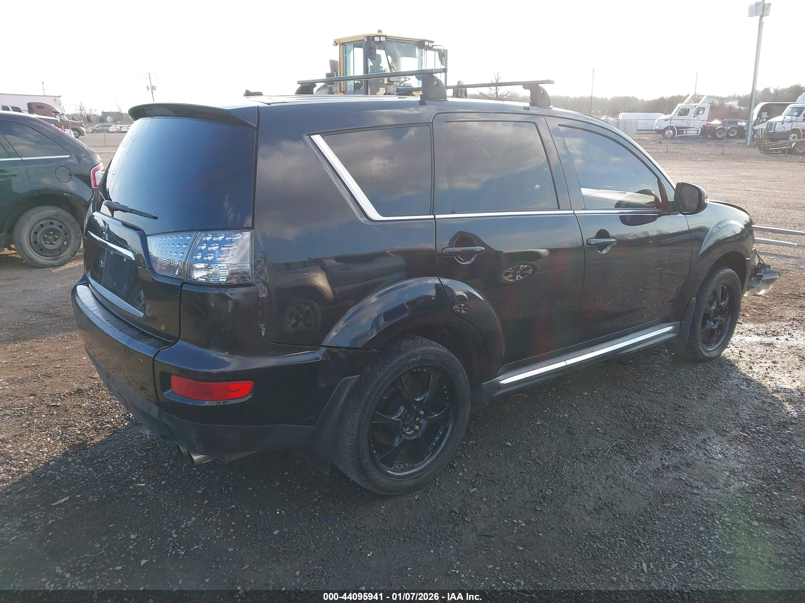MITSUBISHI OUTLANDER image 4