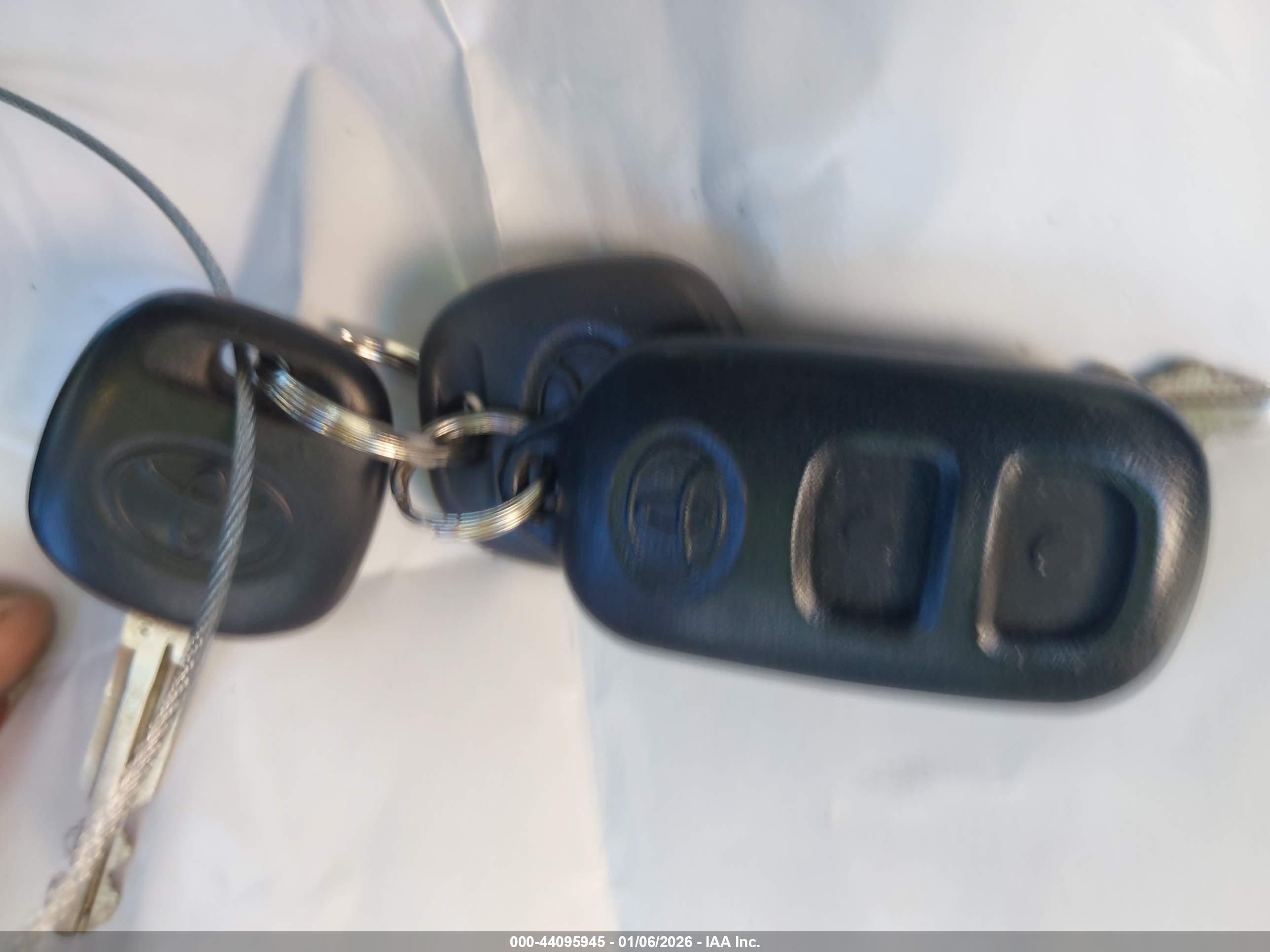 TOYOTA COROLLA image 11