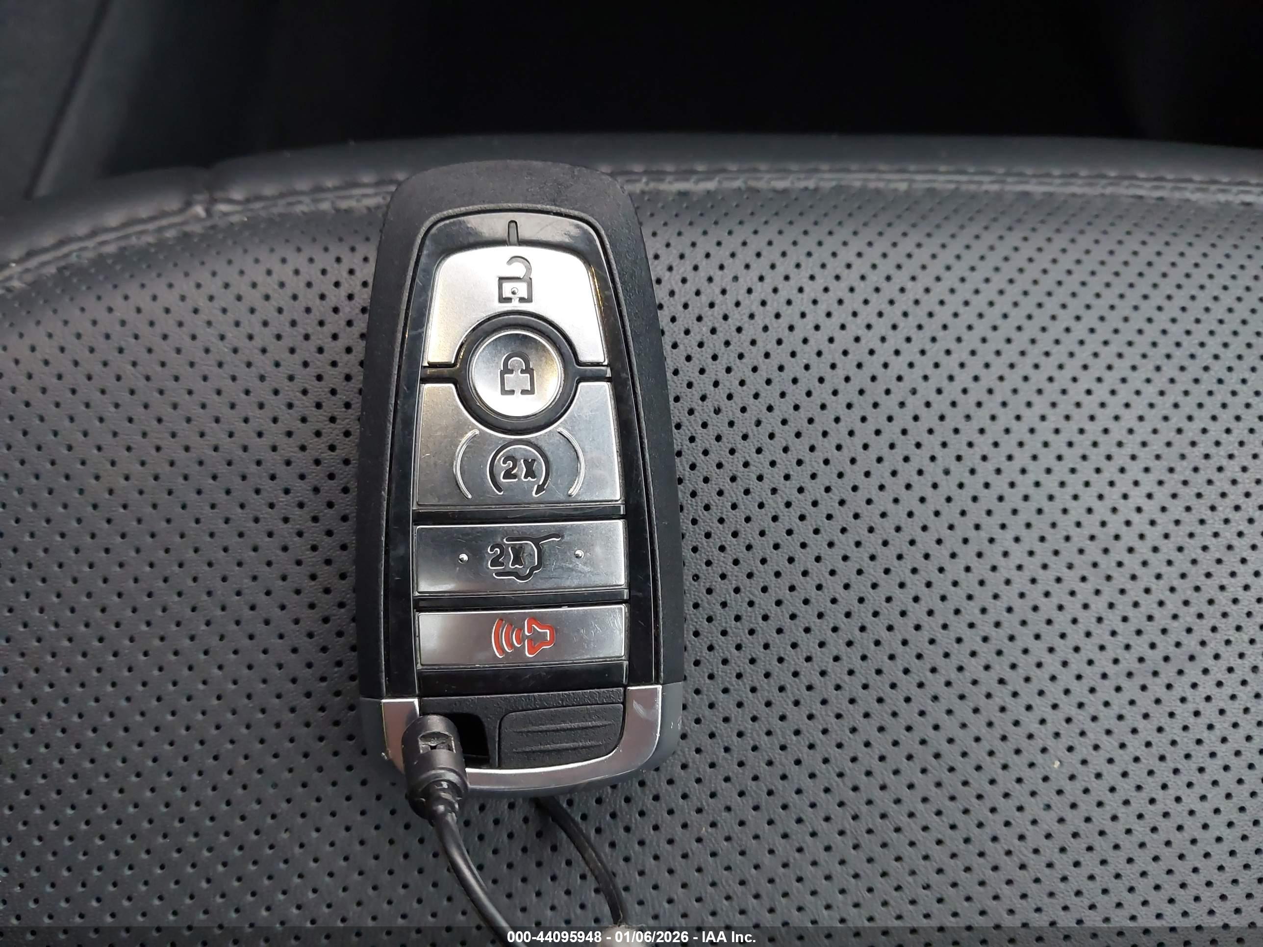 FORD EXPEDITION image 11