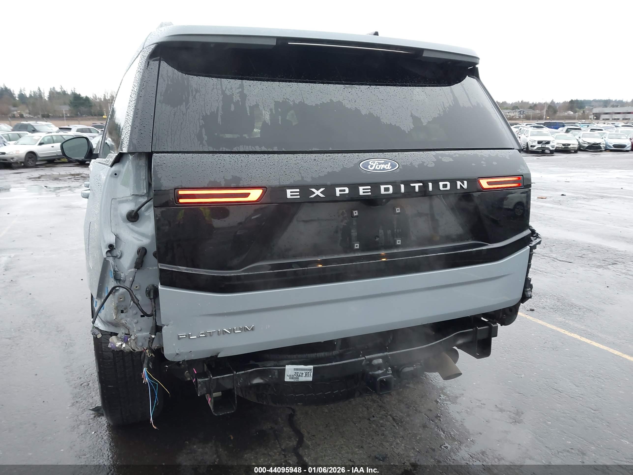 FORD EXPEDITION image 6