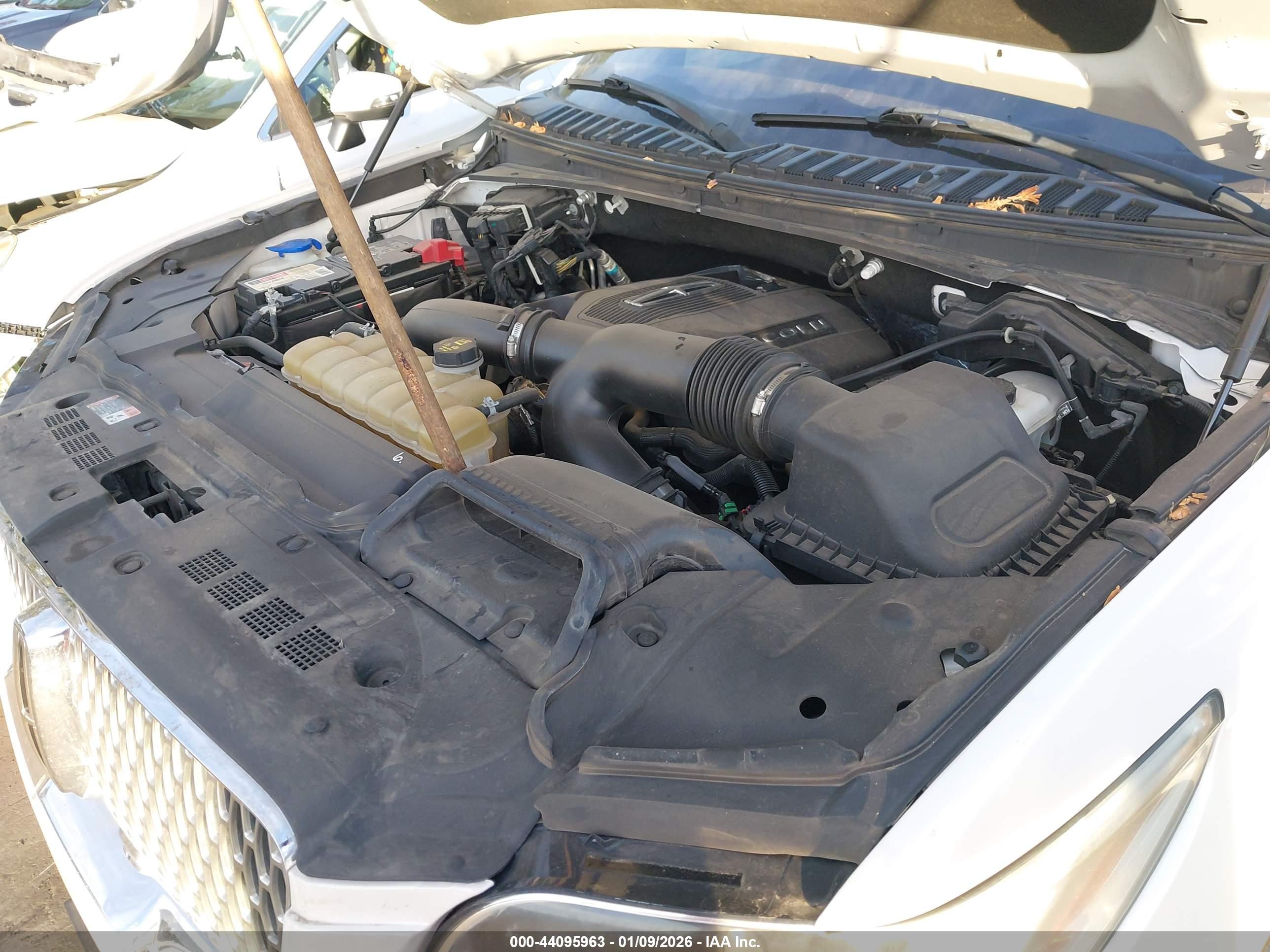 LINCOLN NAVIGATOR image 10