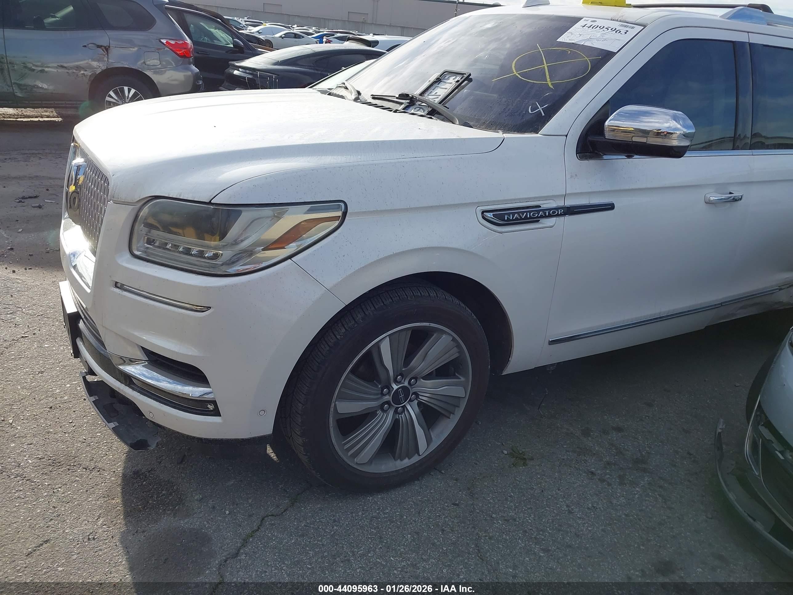 LINCOLN NAVIGATOR image 2