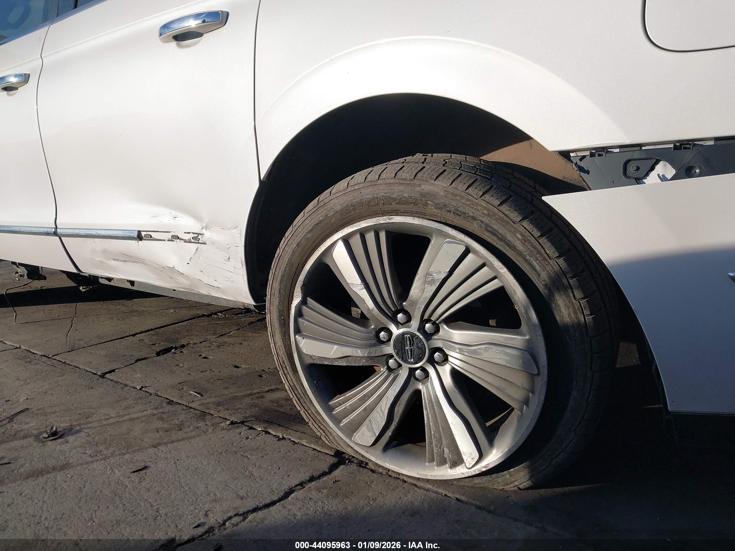 LINCOLN NAVIGATOR image 6
