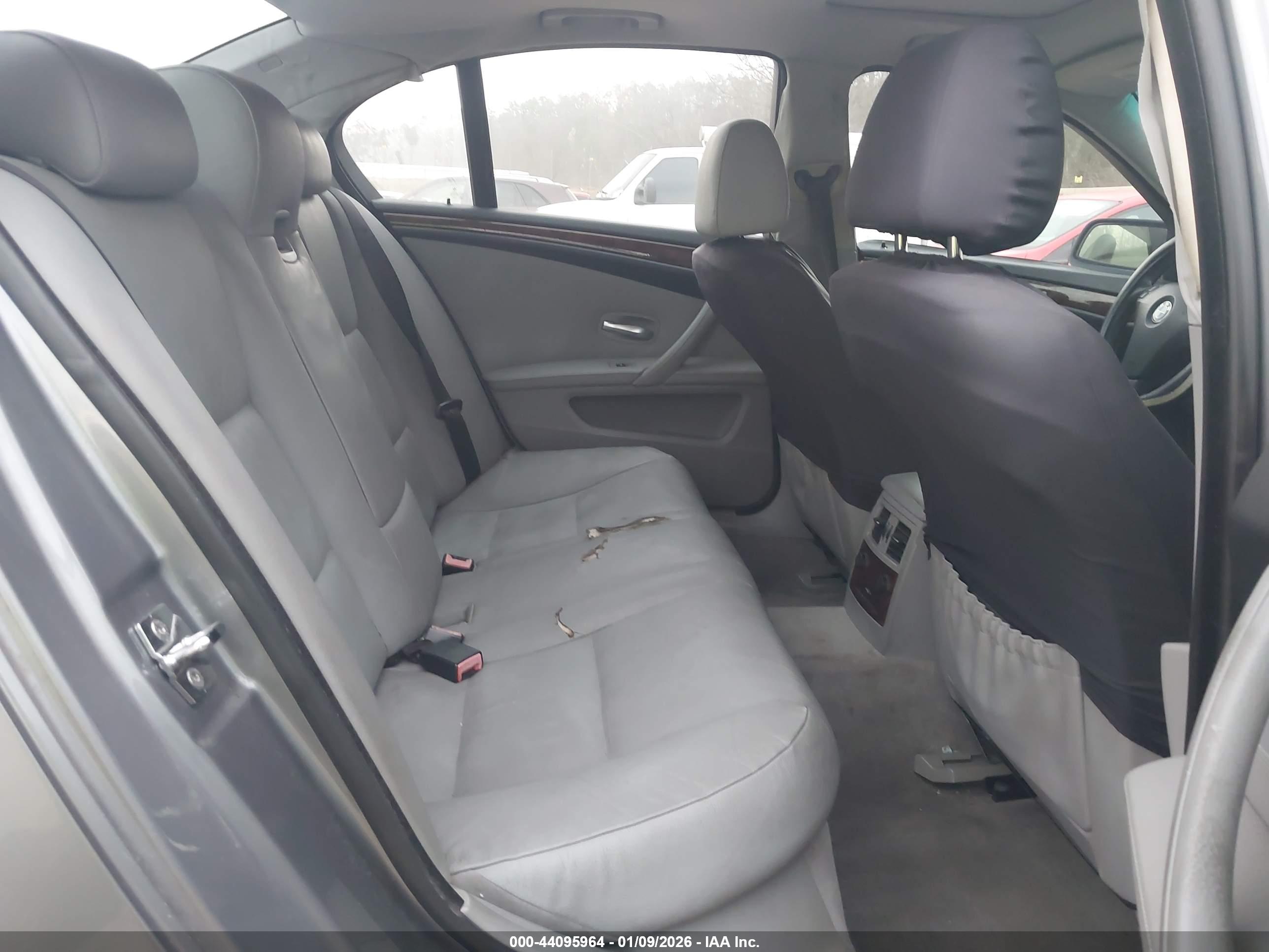 BMW 535I image 8